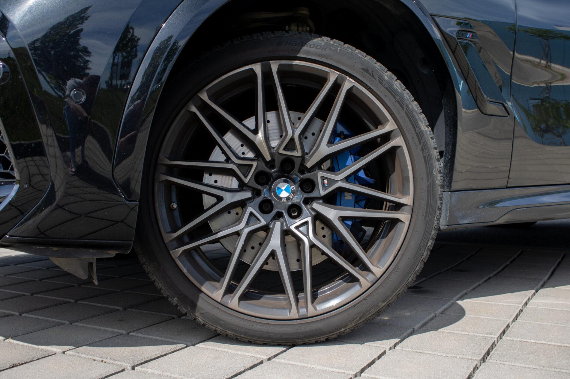 2020 BMW X6 M, čierna suv, 108 787 km