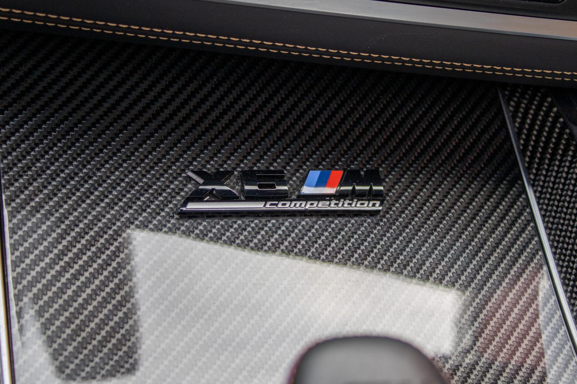 2020 BMW X6 M, čierna suv, 108 787 km