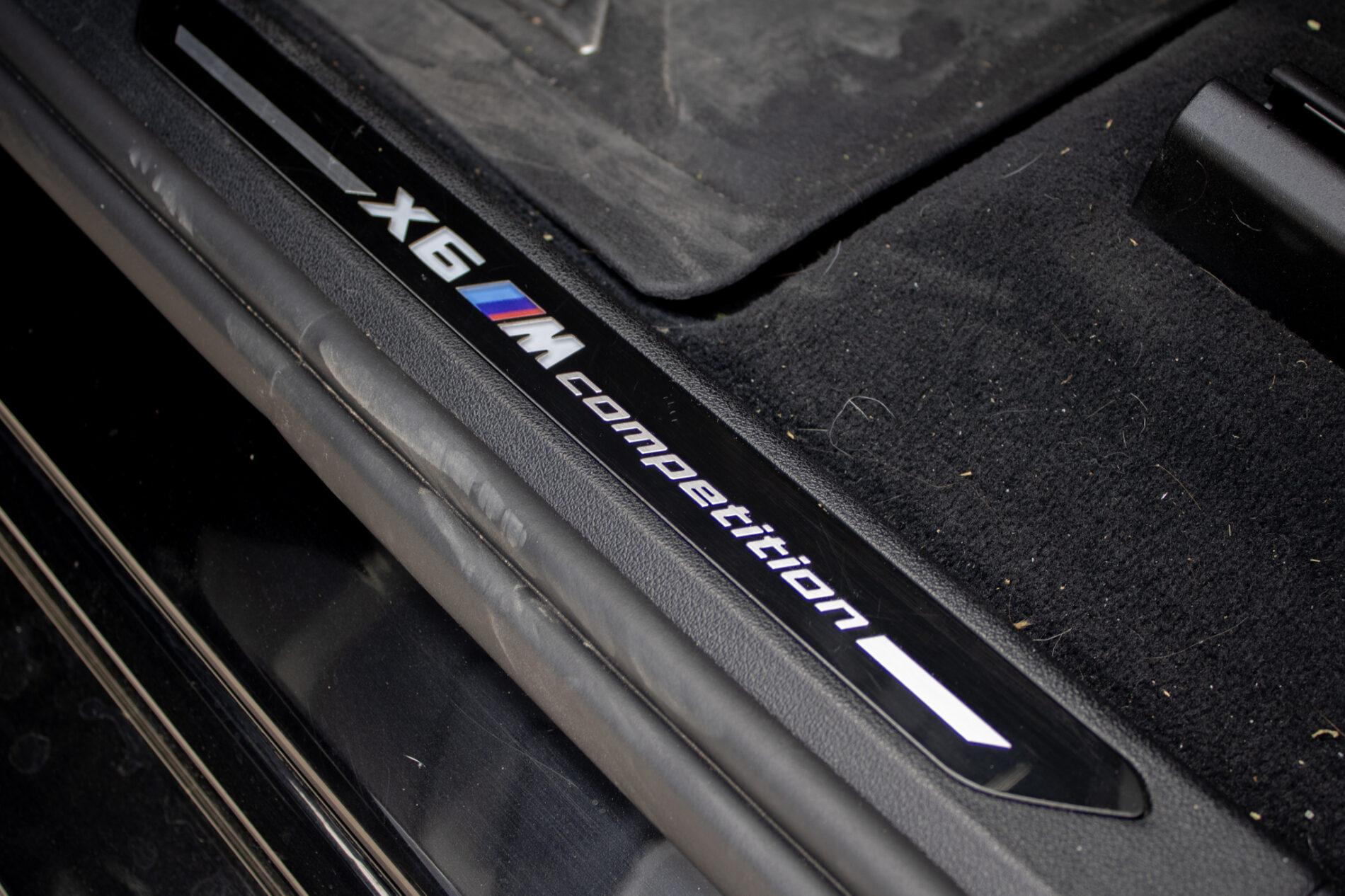 2020 BMW X6 M, čierna suv, 108 787 km