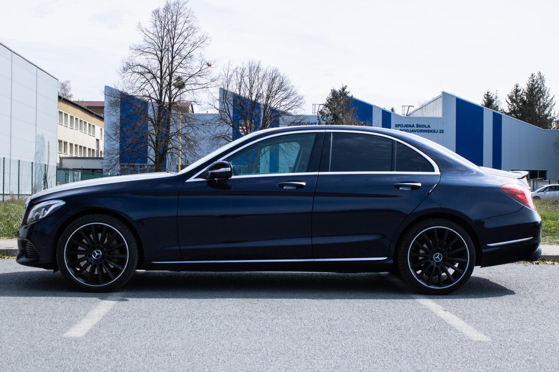2015 Mercedes-Benz C 400, modrá sedan, 191 643 km
