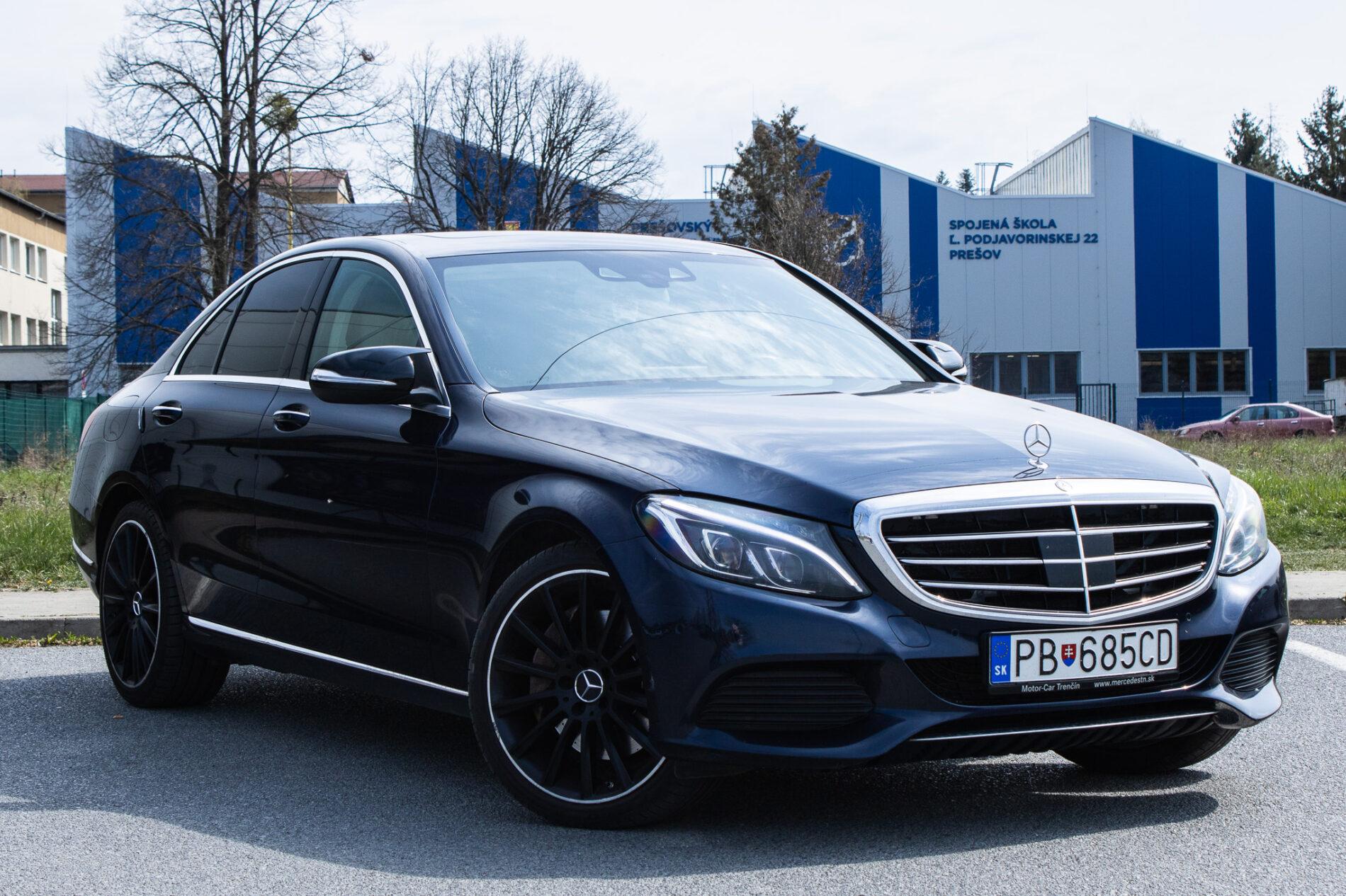2015 Mercedes-Benz C 400, modrá sedan, 191 643 km