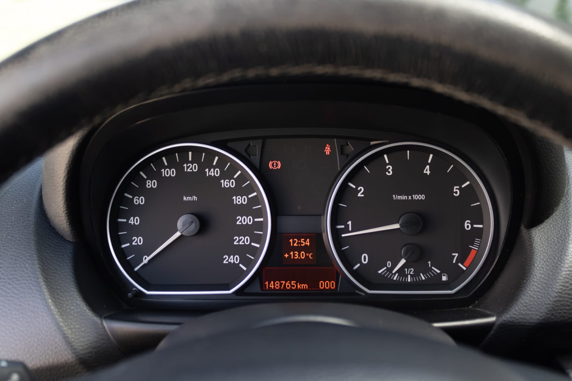 2009 BMW 120i, sivá kupé, 148 765 km