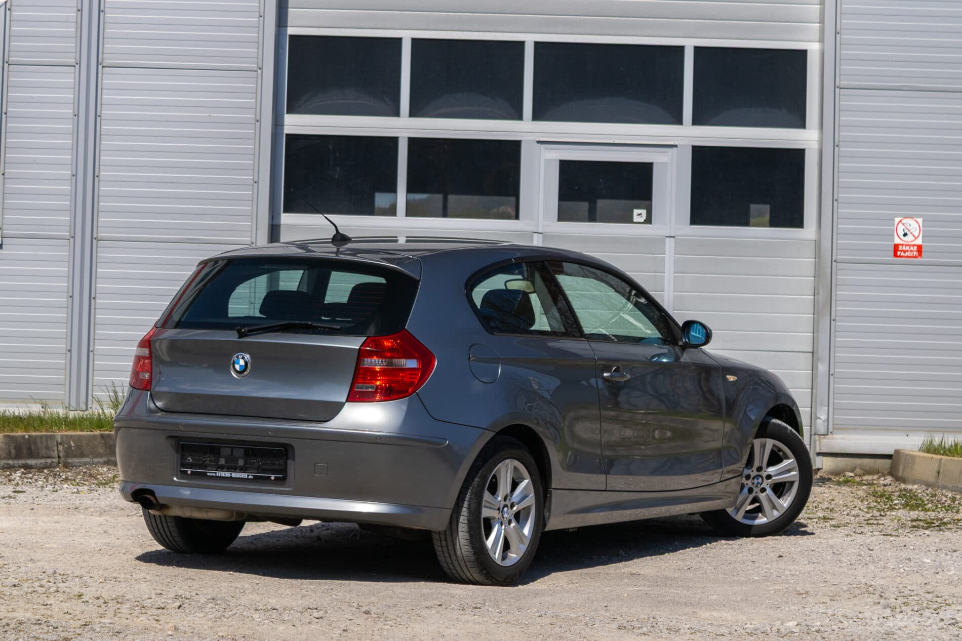 2009 BMW 120i, sivá kupé, 148 765 km
