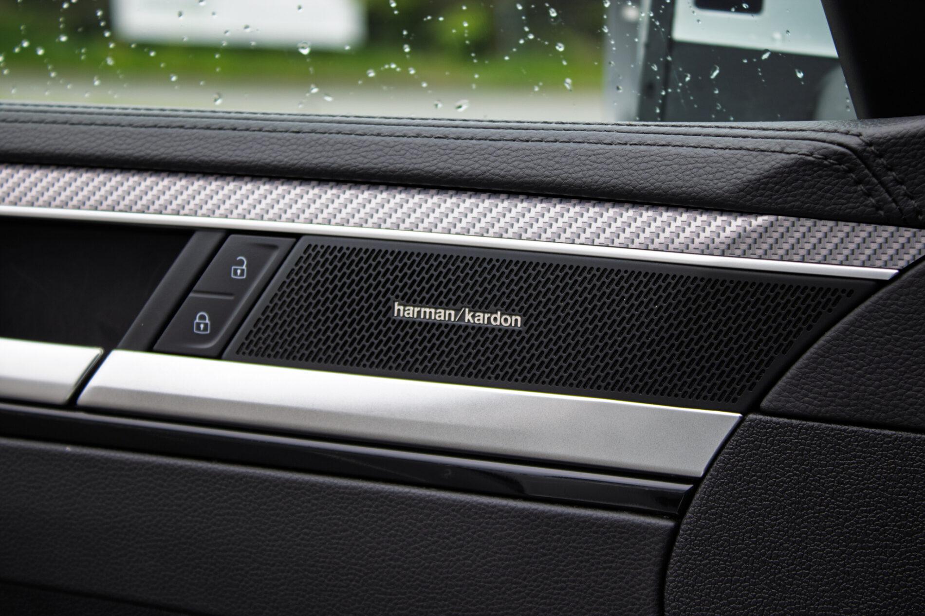 2022 Volkswagen Arteon R, biela kombi, 64 564 km
