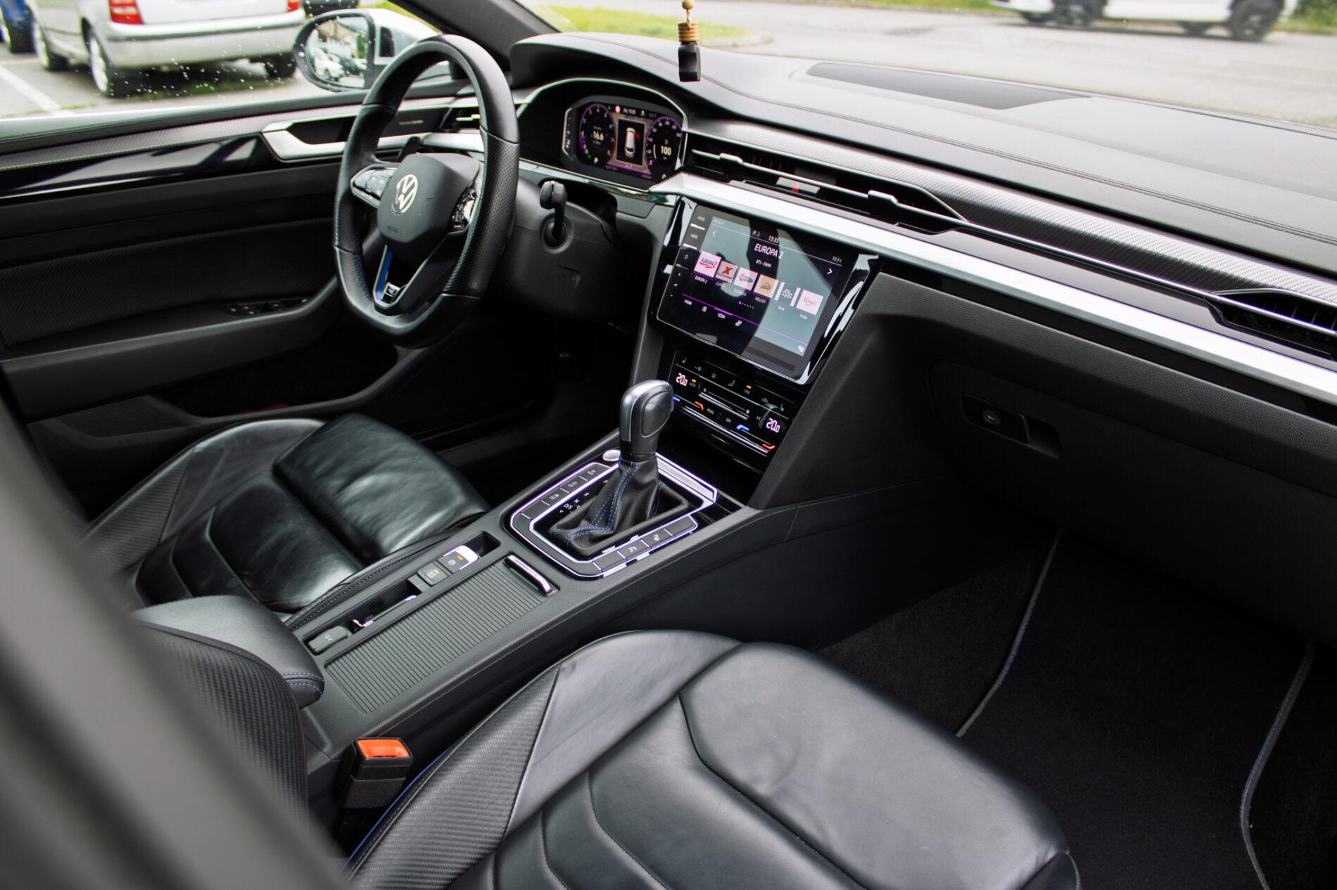 2022 Volkswagen Arteon R, biela kombi, 64 564 km