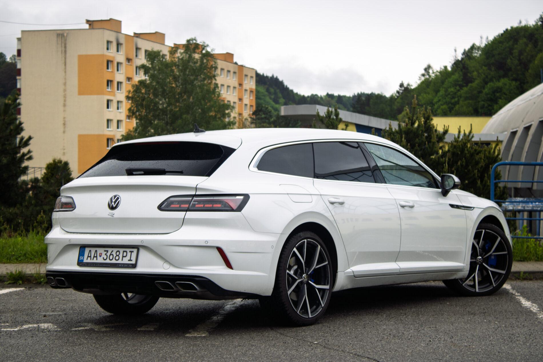 2022 Volkswagen Arteon R, biela kombi, 64 564 km
