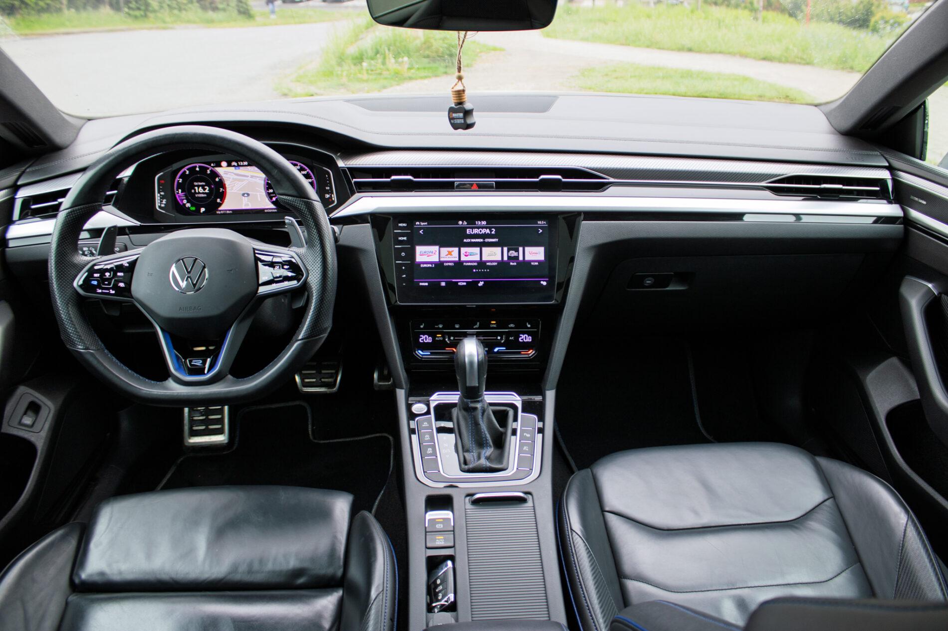 2022 Volkswagen Arteon R, biela kombi, 64 564 km