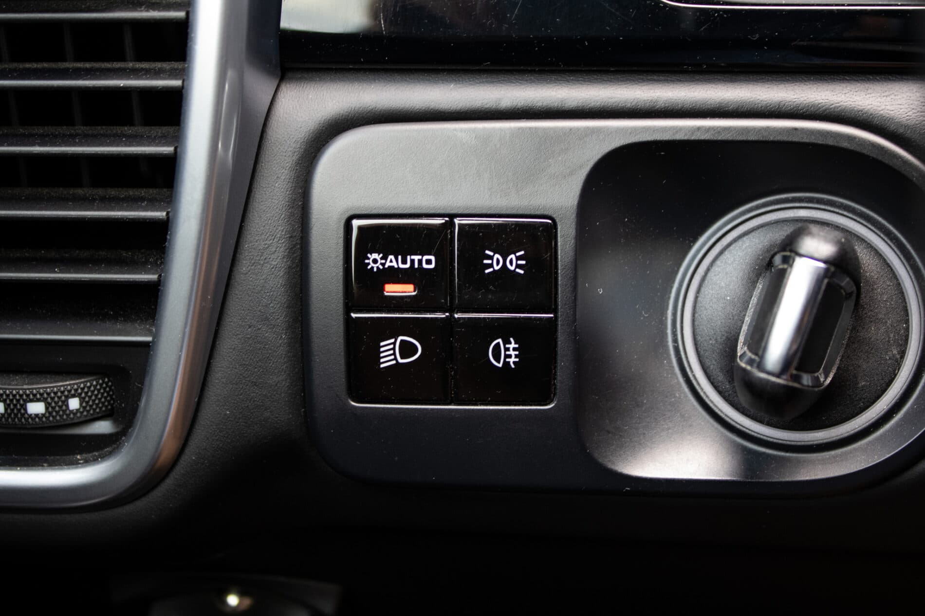 2021 Porsche Cayenne, oranžová suv, 175 466 km
