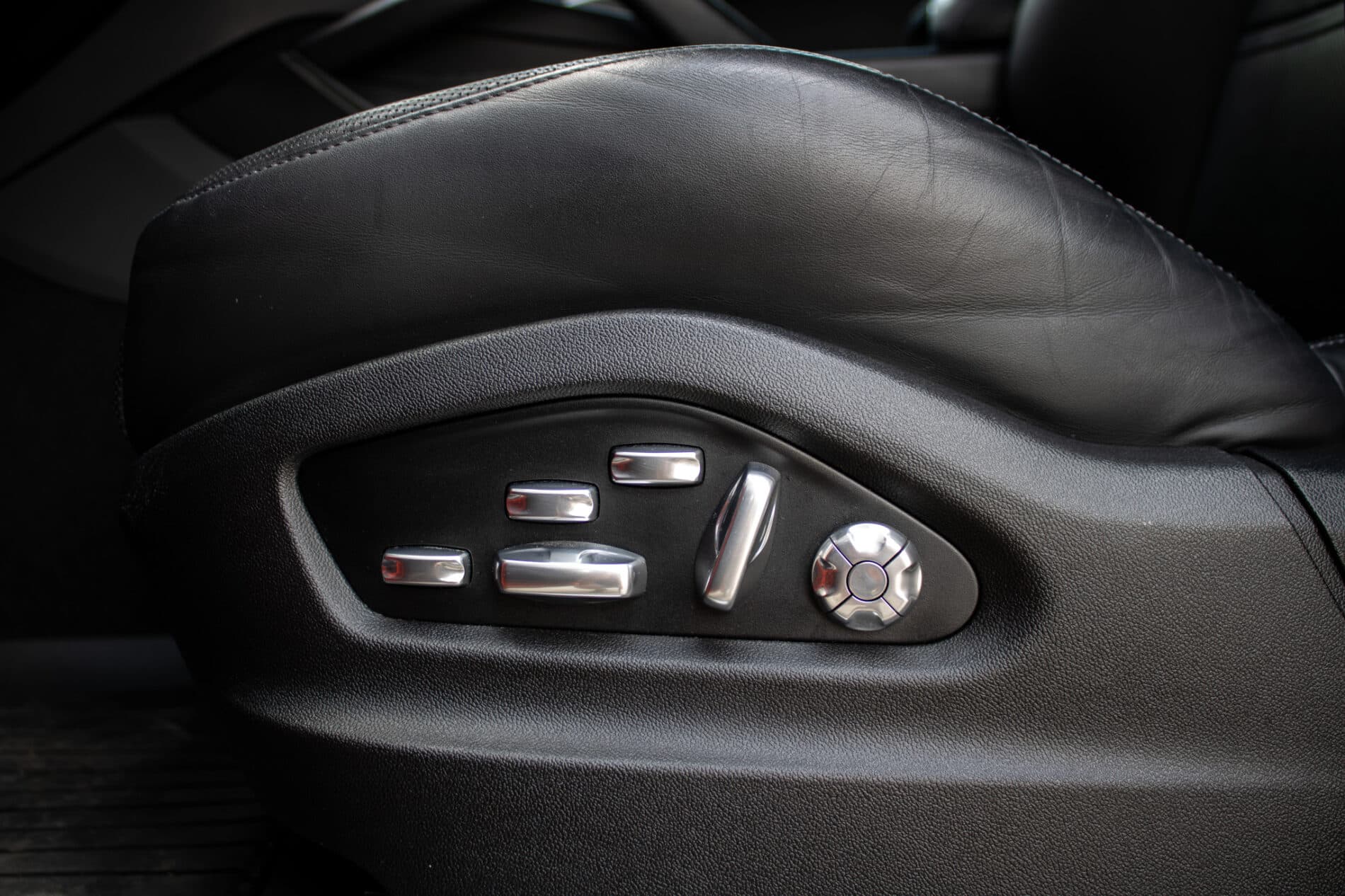 2021 Porsche Cayenne, oranžová suv, 175 466 km