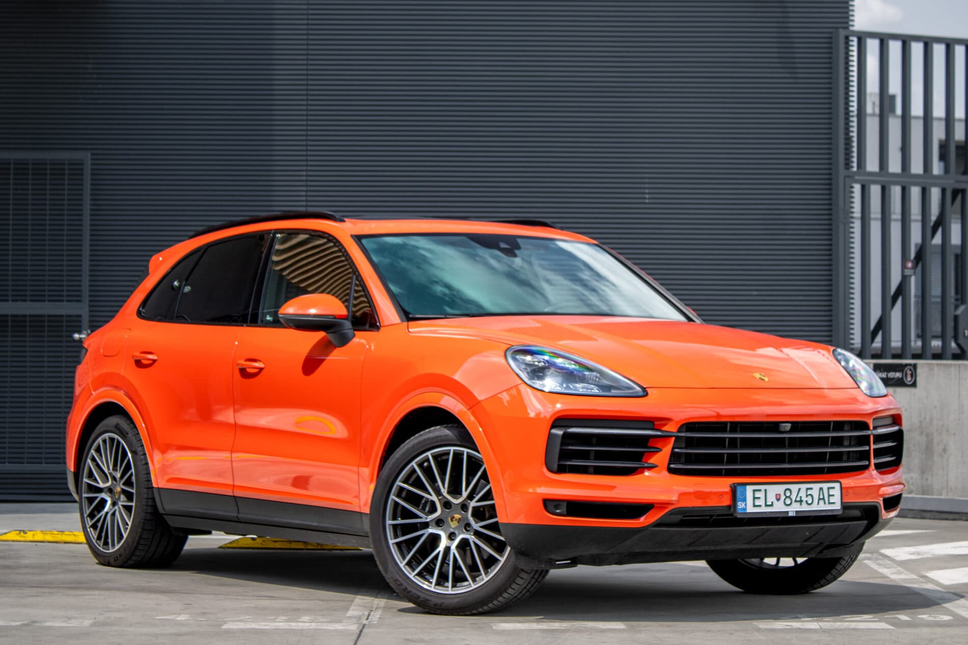 2021 Porsche Cayenne, oranžová suv, 175 466 km