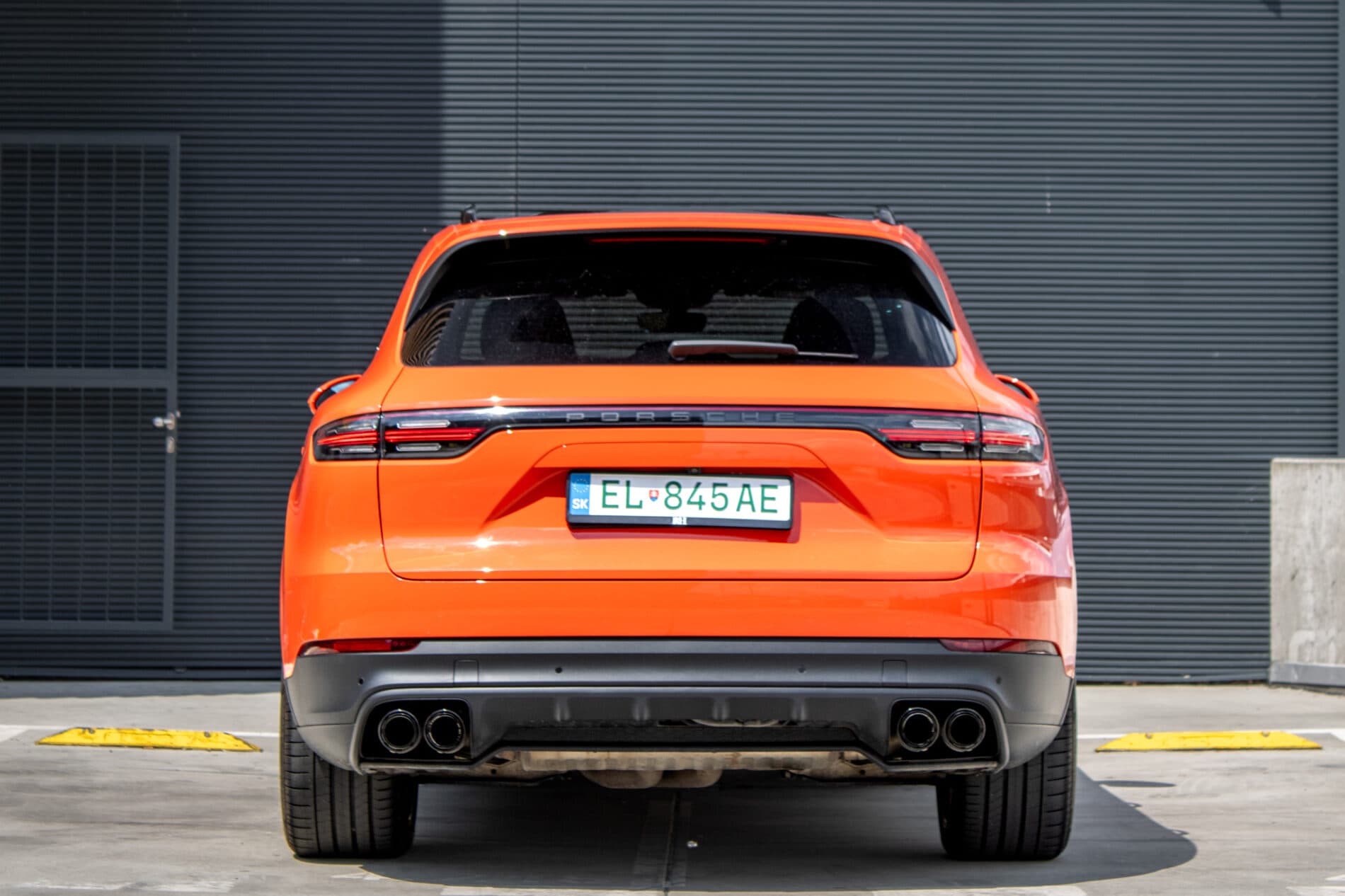 2021 Porsche Cayenne, oranžová suv, 175 466 km