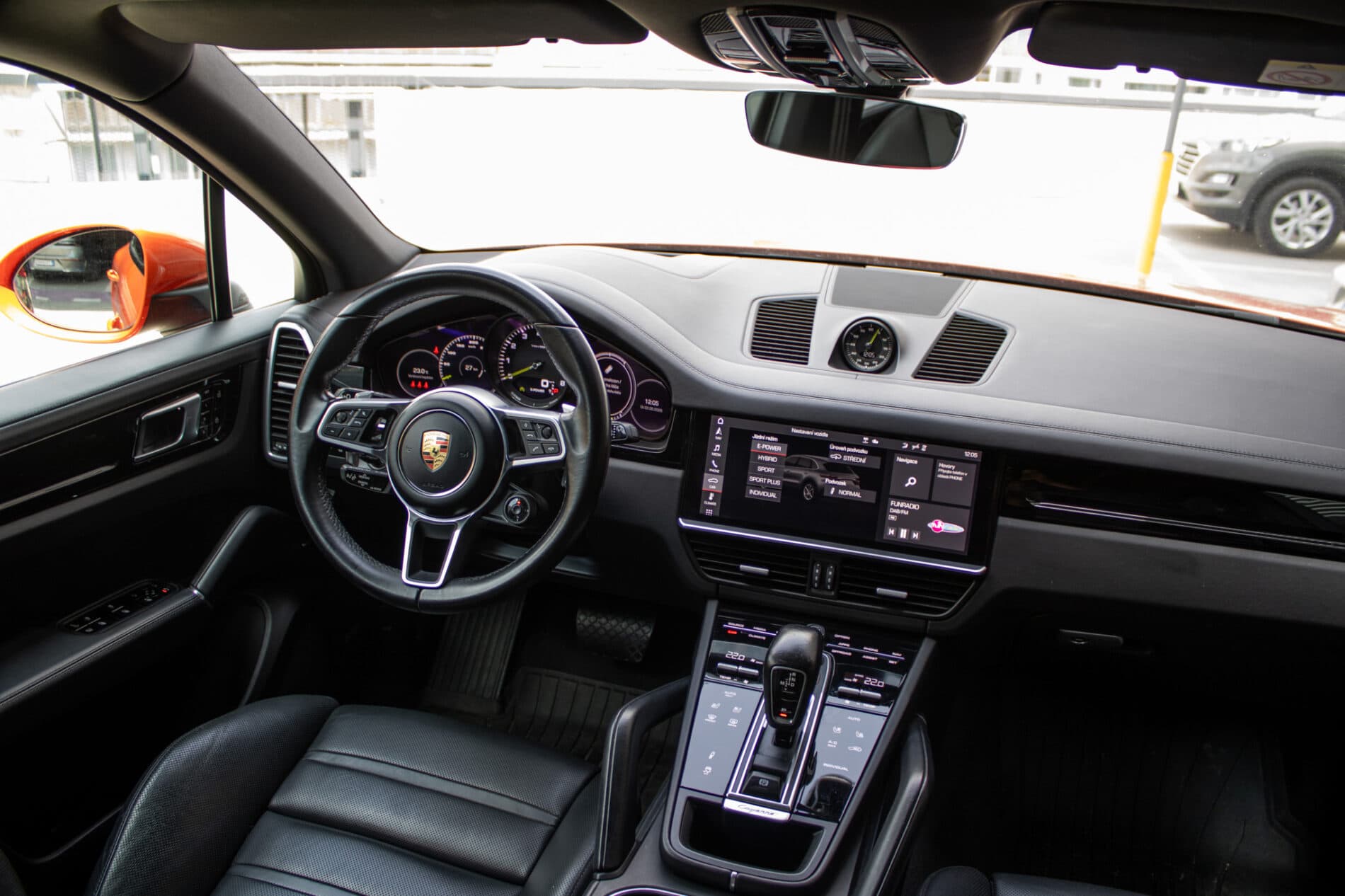 2021 Porsche Cayenne, oranžová suv, 175 466 km