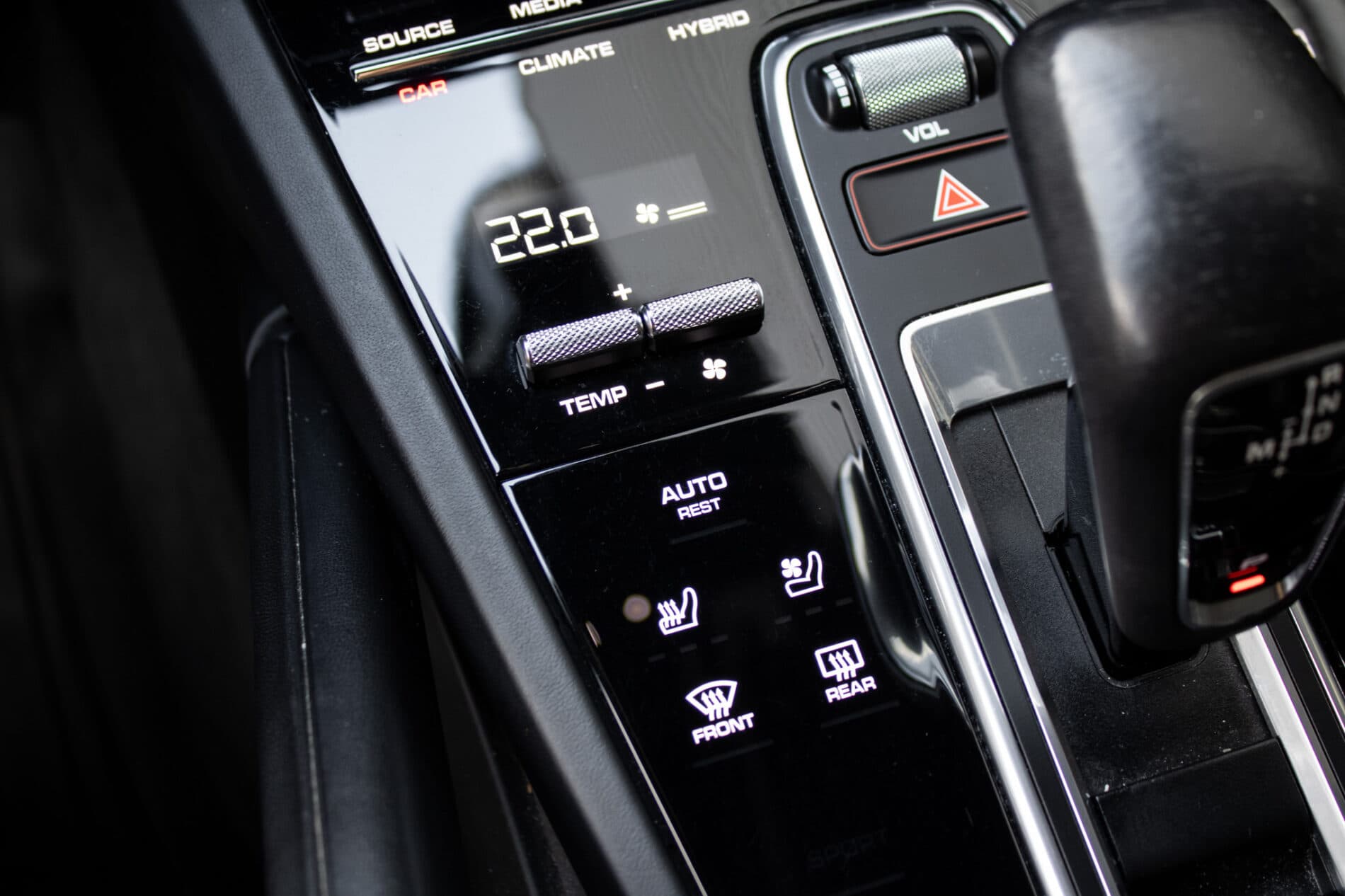 2021 Porsche Cayenne, oranžová suv, 175 466 km