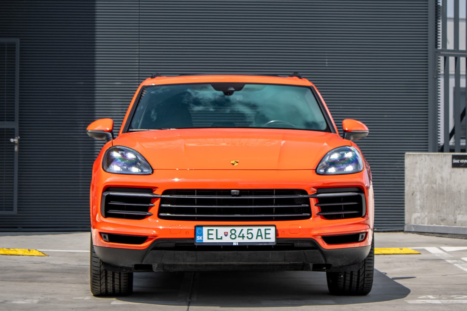 2021 Porsche Cayenne, oranžová suv, 175 466 km