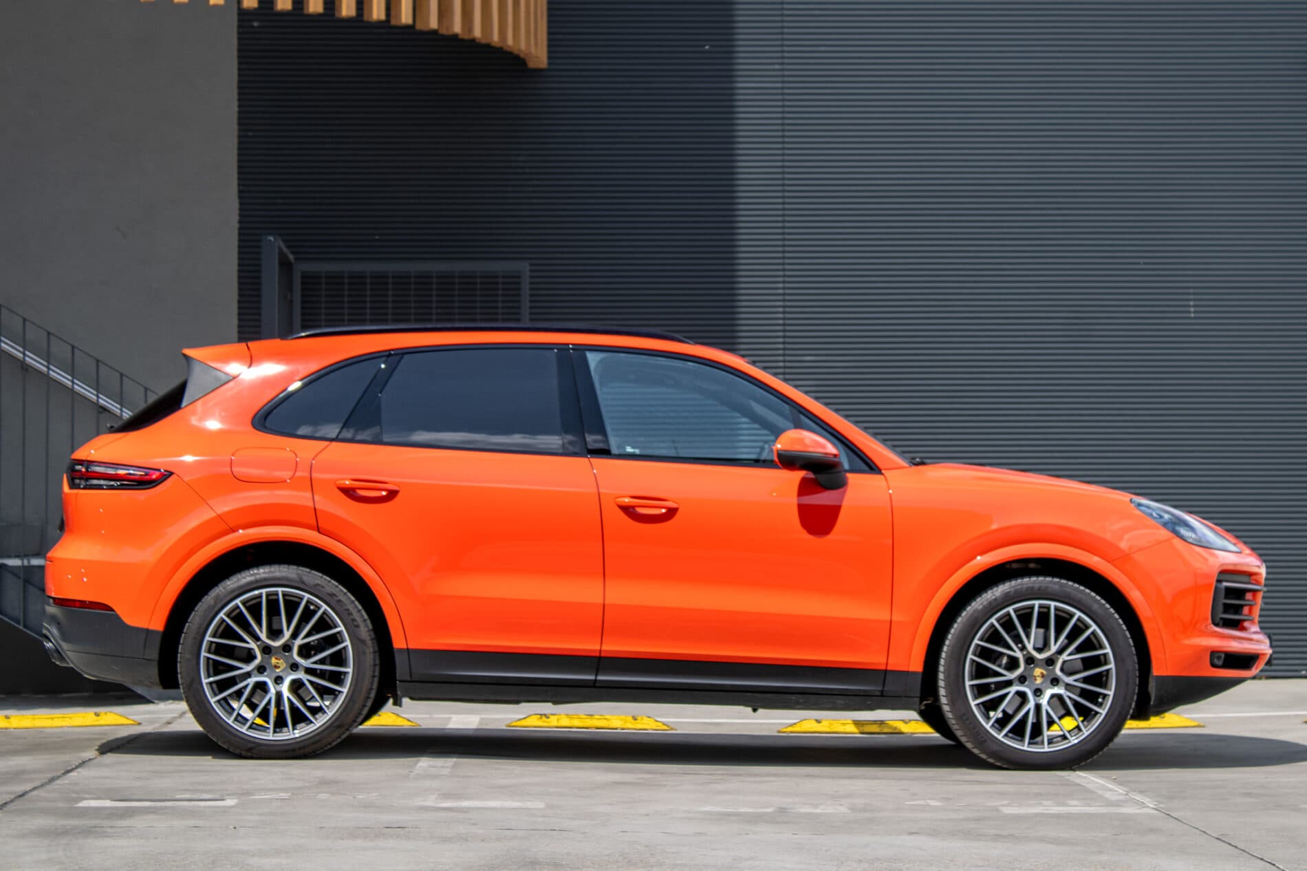 2021 Porsche Cayenne, oranžová suv, 175 466 km