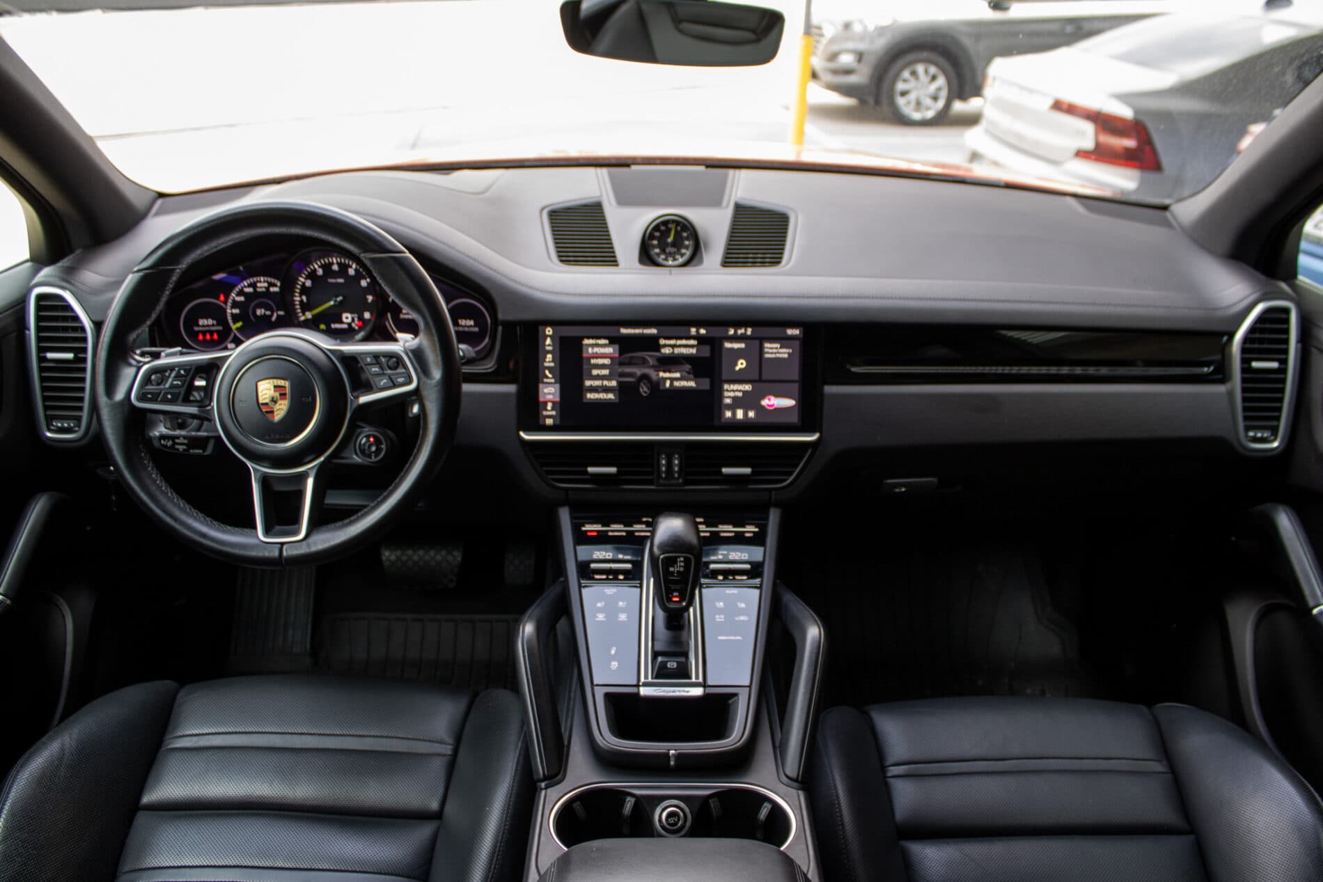 2021 Porsche Cayenne, oranžová suv, 175 466 km