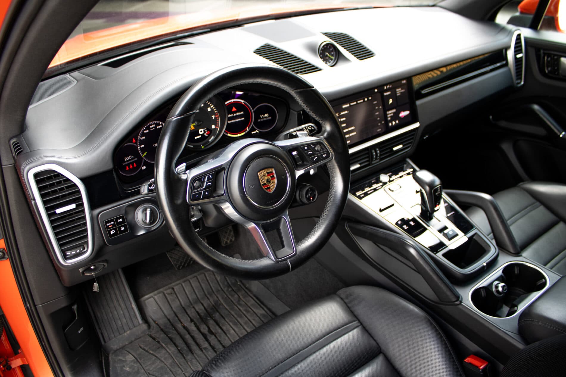 2021 Porsche Cayenne, oranžová suv, 175 466 km