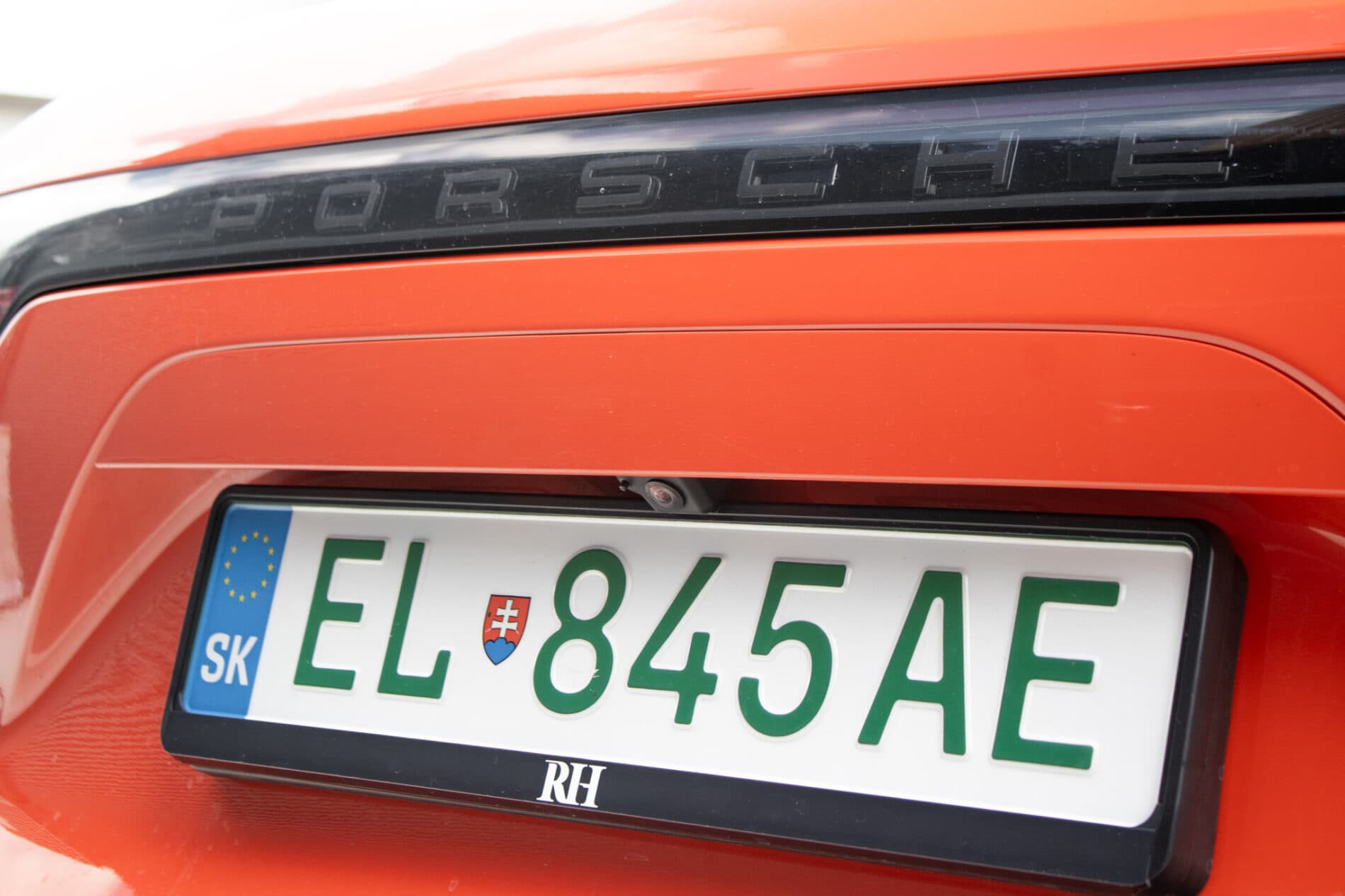 2021 Porsche Cayenne, oranžová suv, 175 466 km