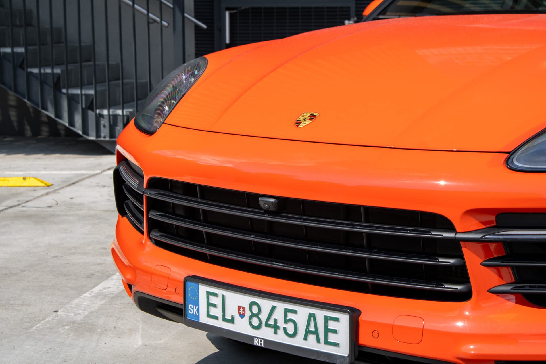 2021 Porsche Cayenne, oranžová suv, 175 466 km