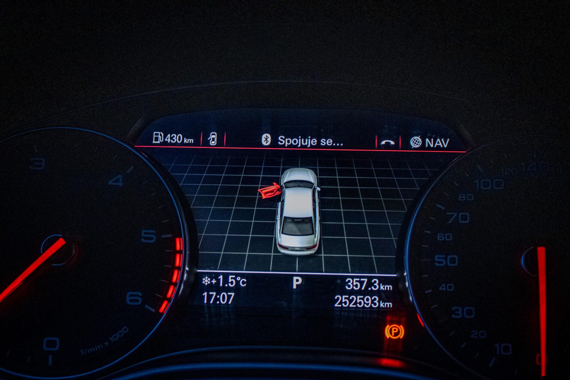 2012 AUDI A6, sivá sedan, 252 593 km