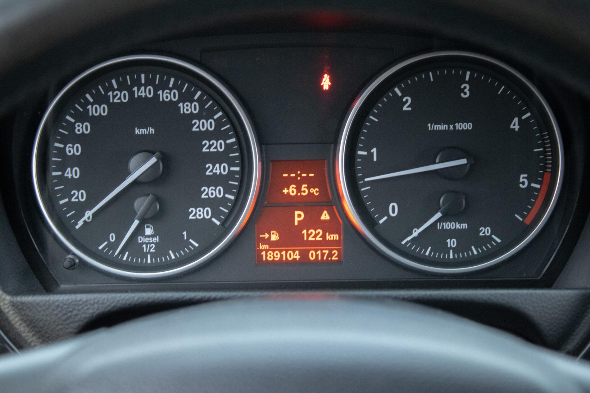 2007 BMW 330d, sivá kupé, 189 104 km
