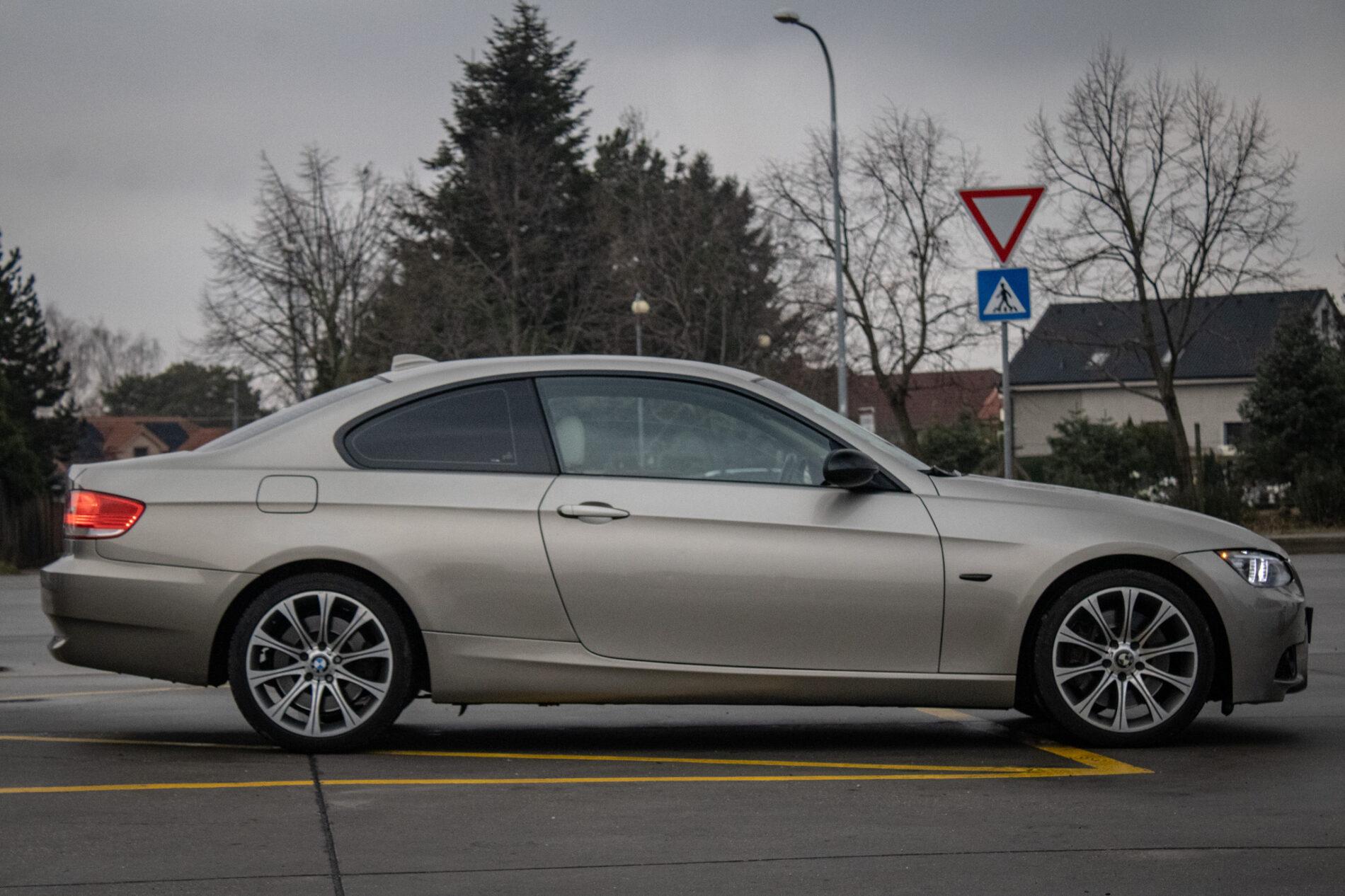 2007 BMW 330d, sivá kupé, 189 104 km