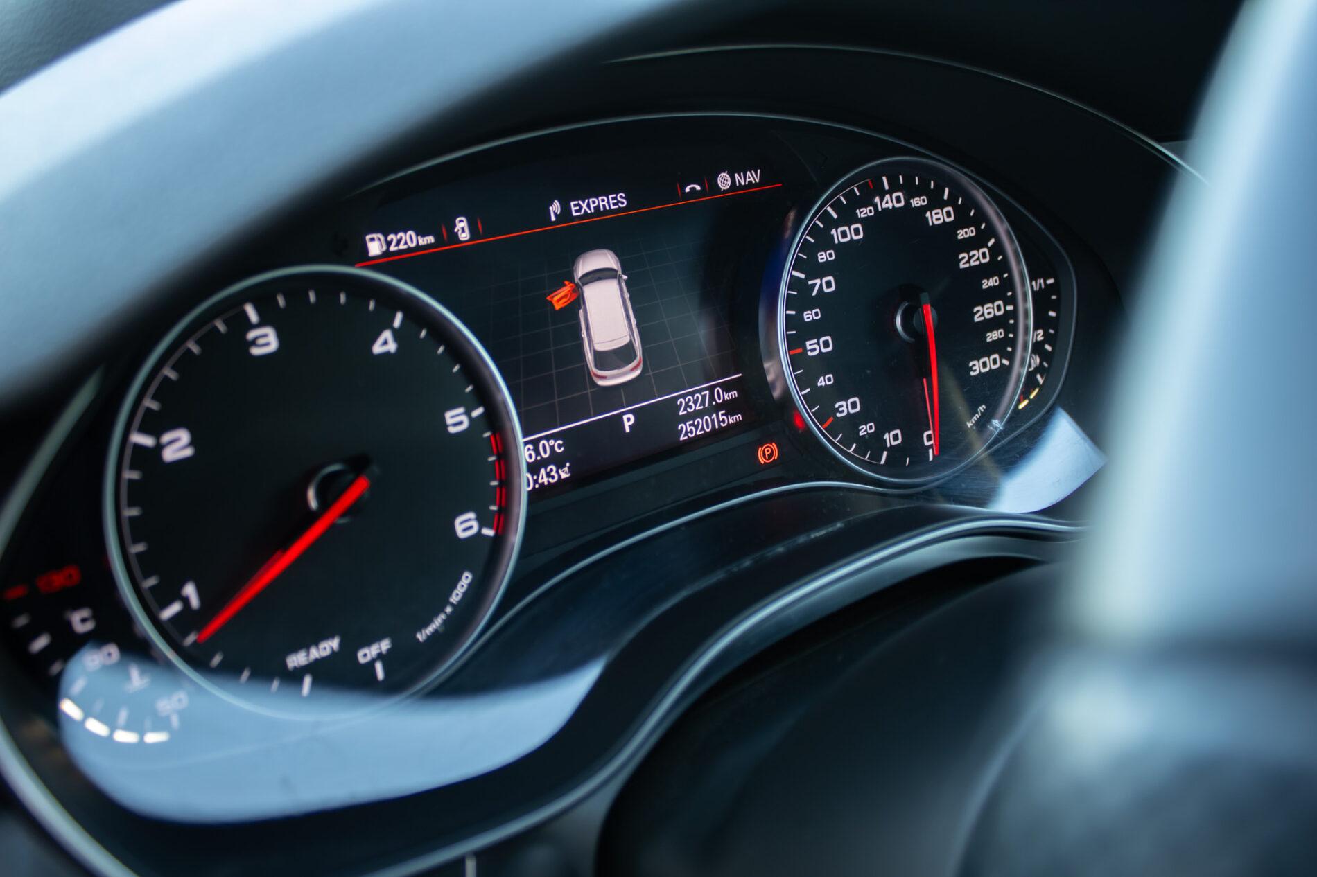 2015 AUDI A6, biela kombi, 252 015 km