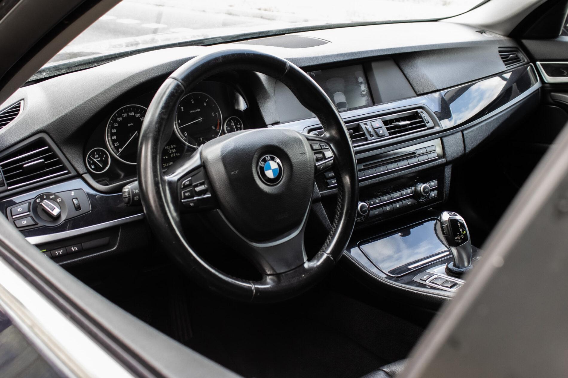 2012 BMW 530d, béžová sedan, 281 350 km