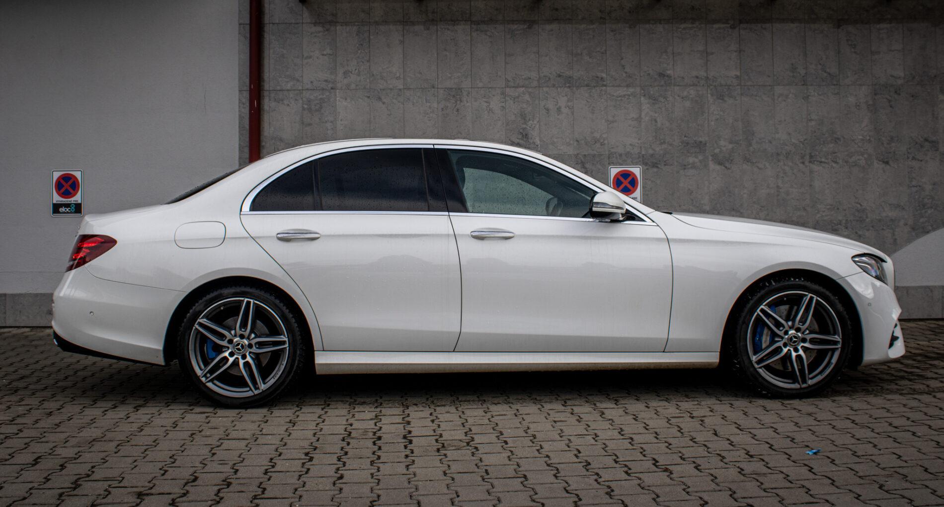 2018 Mercedes-Benz E 400d, biela sedan, 142 796 km