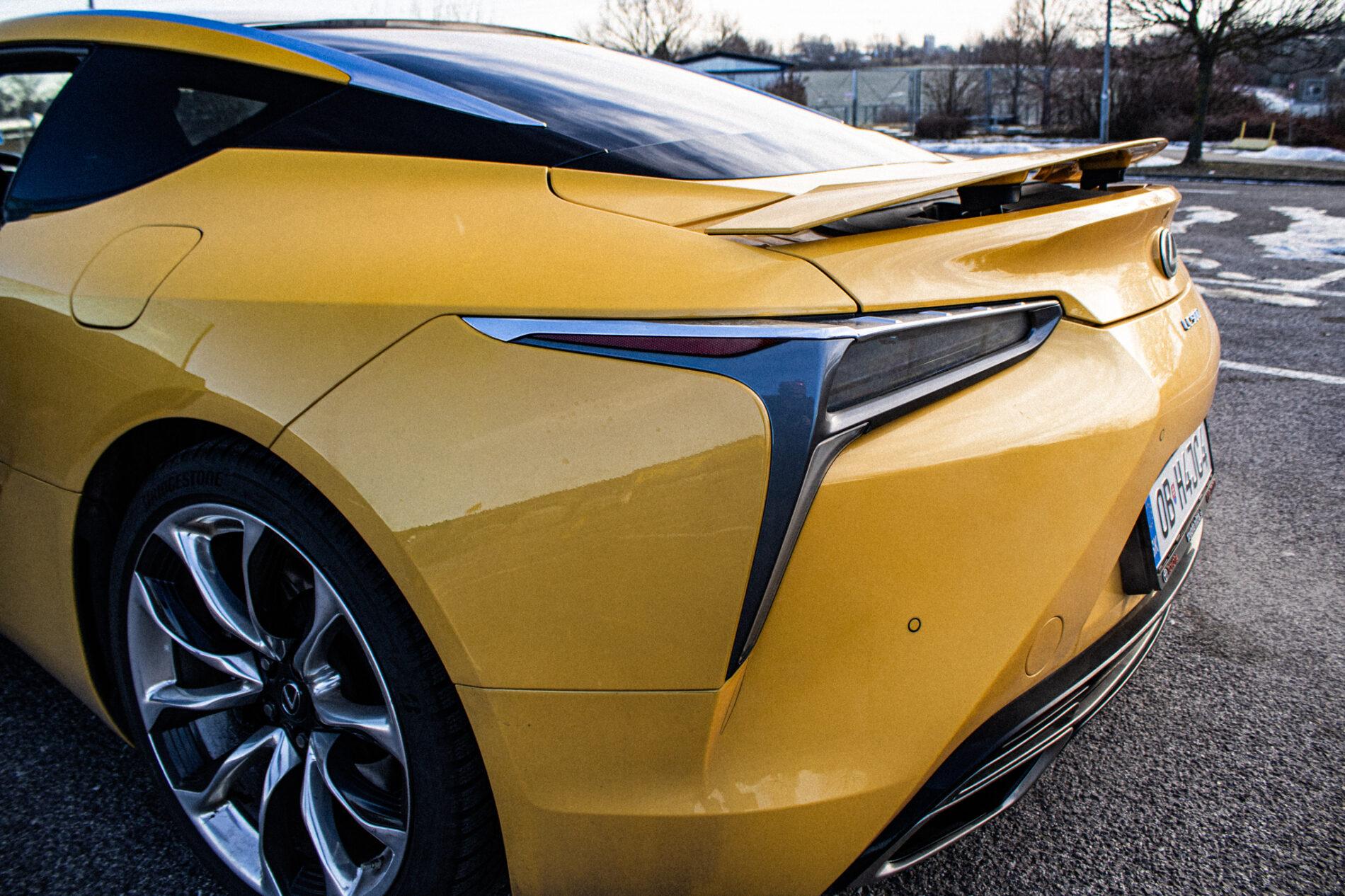 2023 Lexus LC 500, žltá kupé, 33 321 km