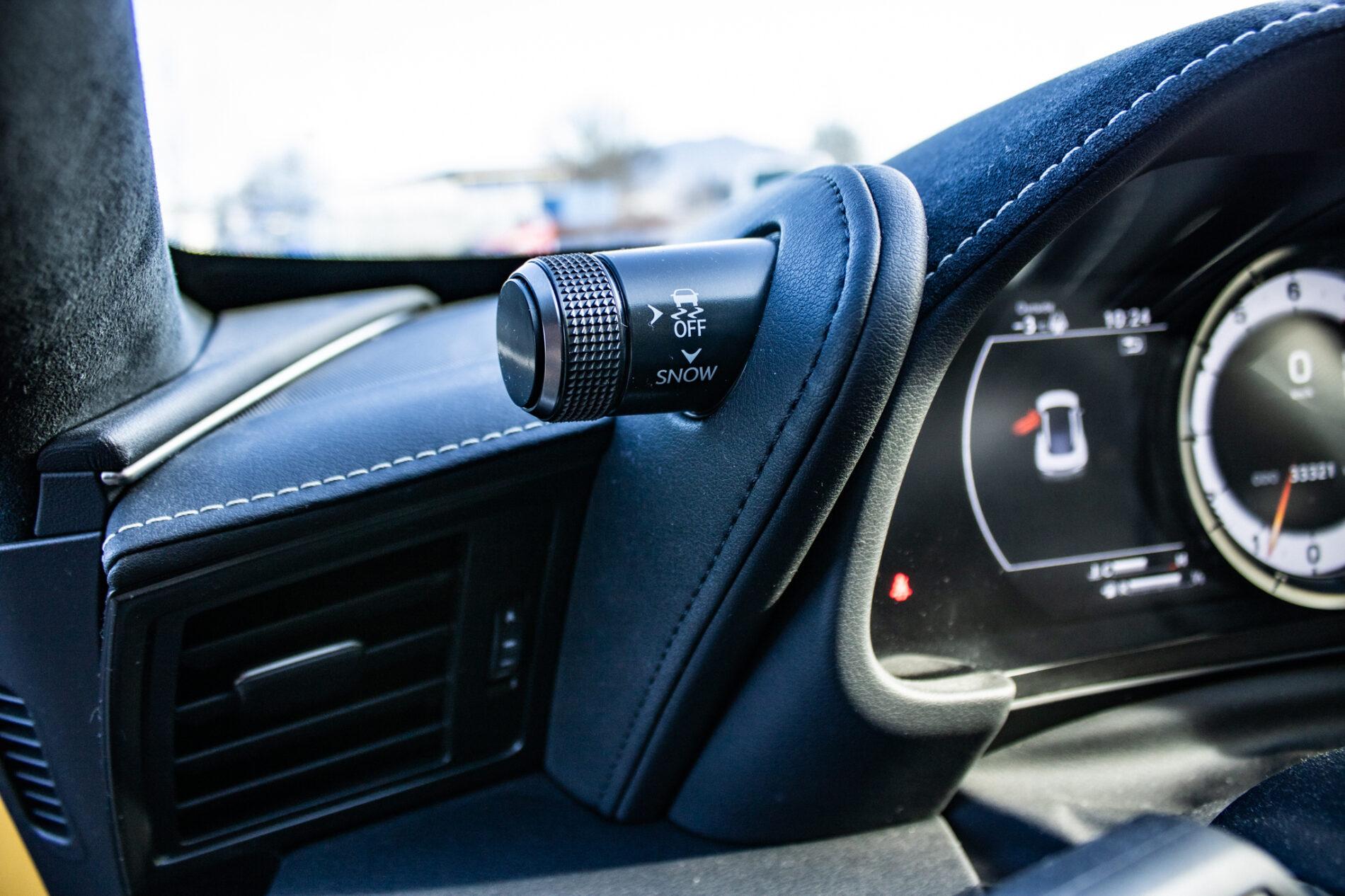 2023 Lexus LC 500, žltá kupé, 33 321 km