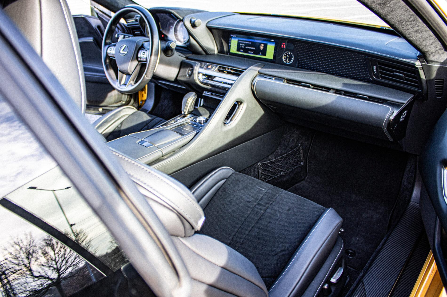 2023 Lexus LC 500, žltá kupé, 33 321 km