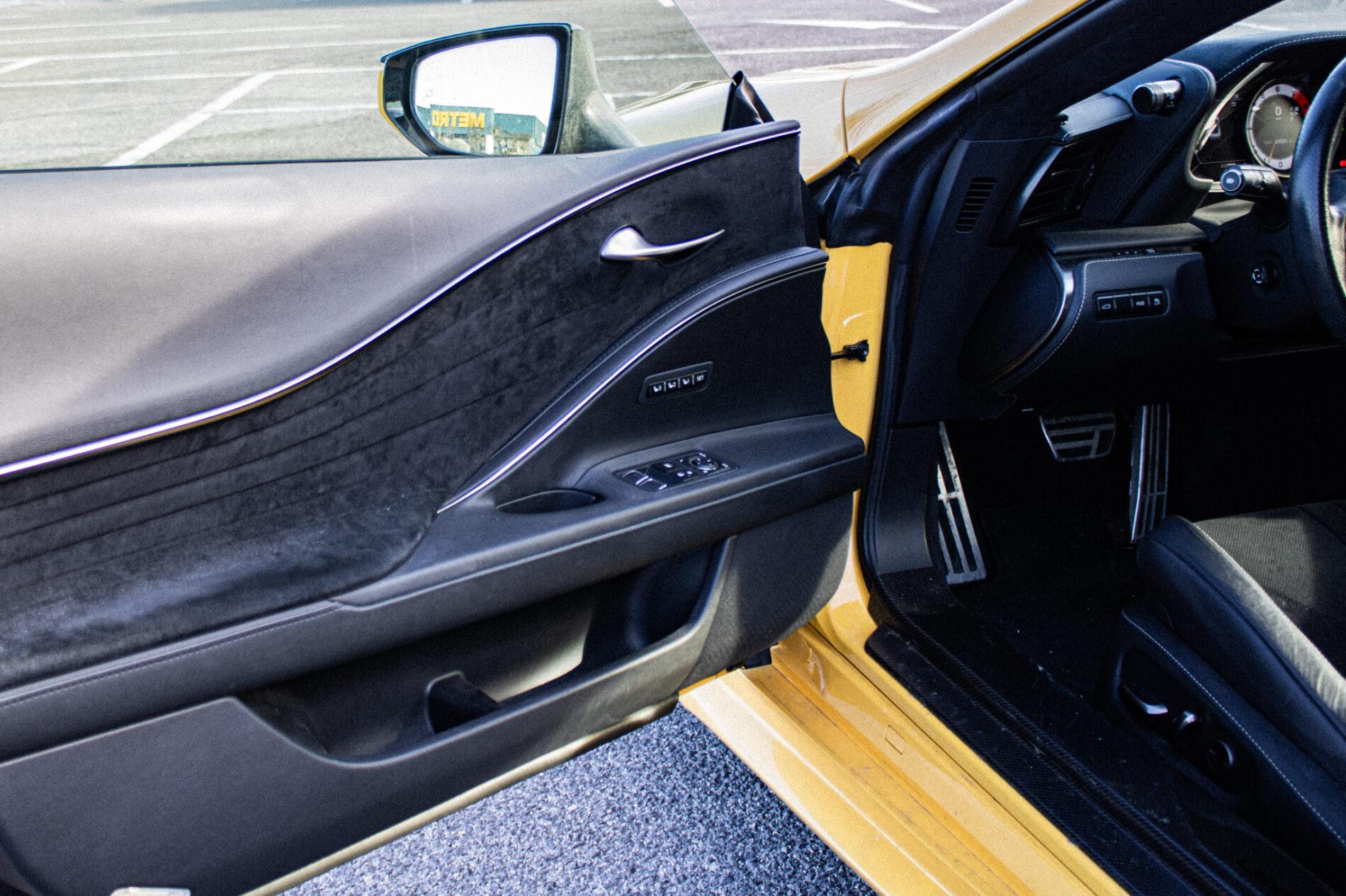 2023 Lexus LC 500, žltá kupé, 33 321 km