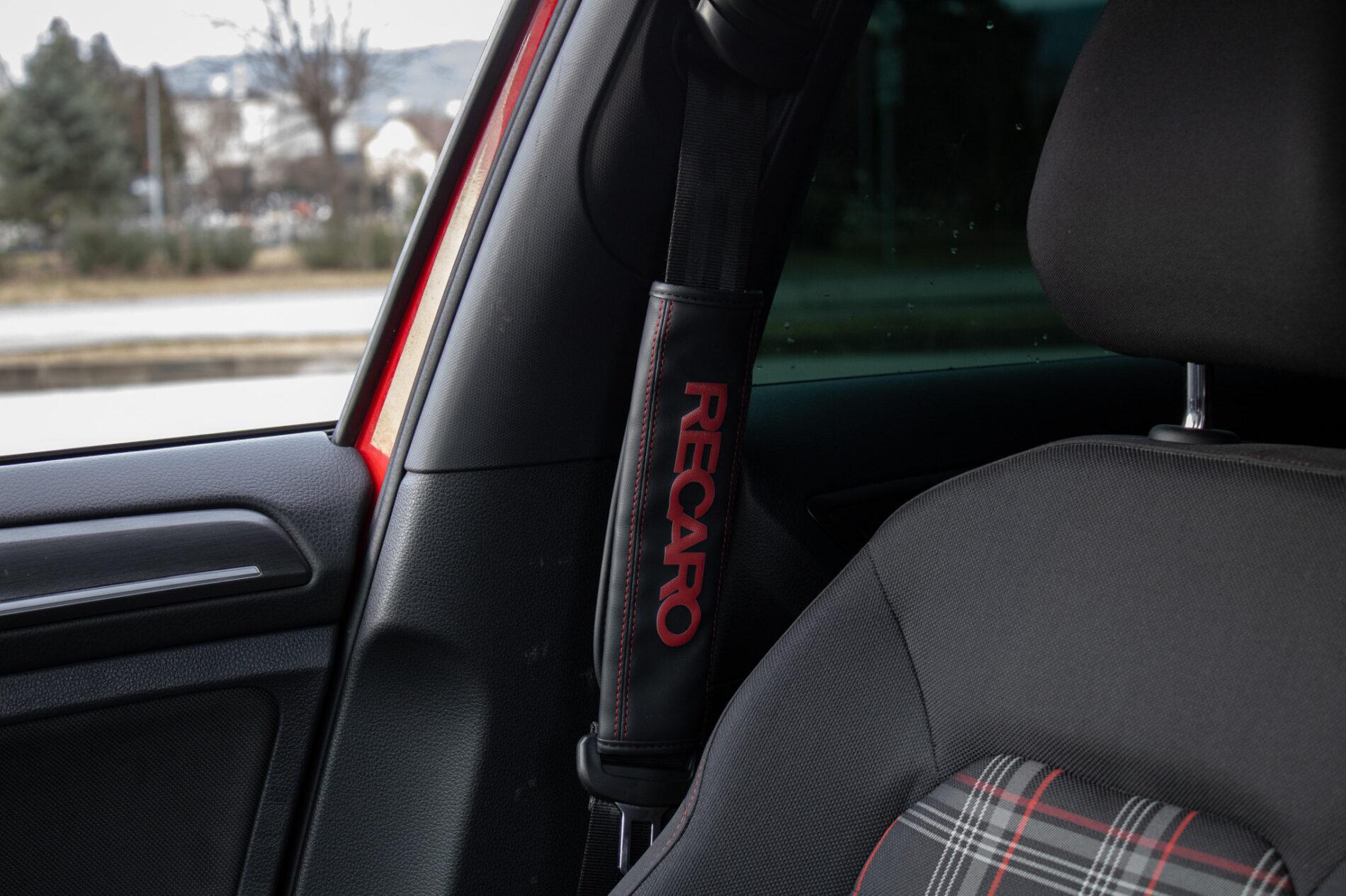 2018 Volkswagen Golf GTI, červená hatchback, 160 435 km
