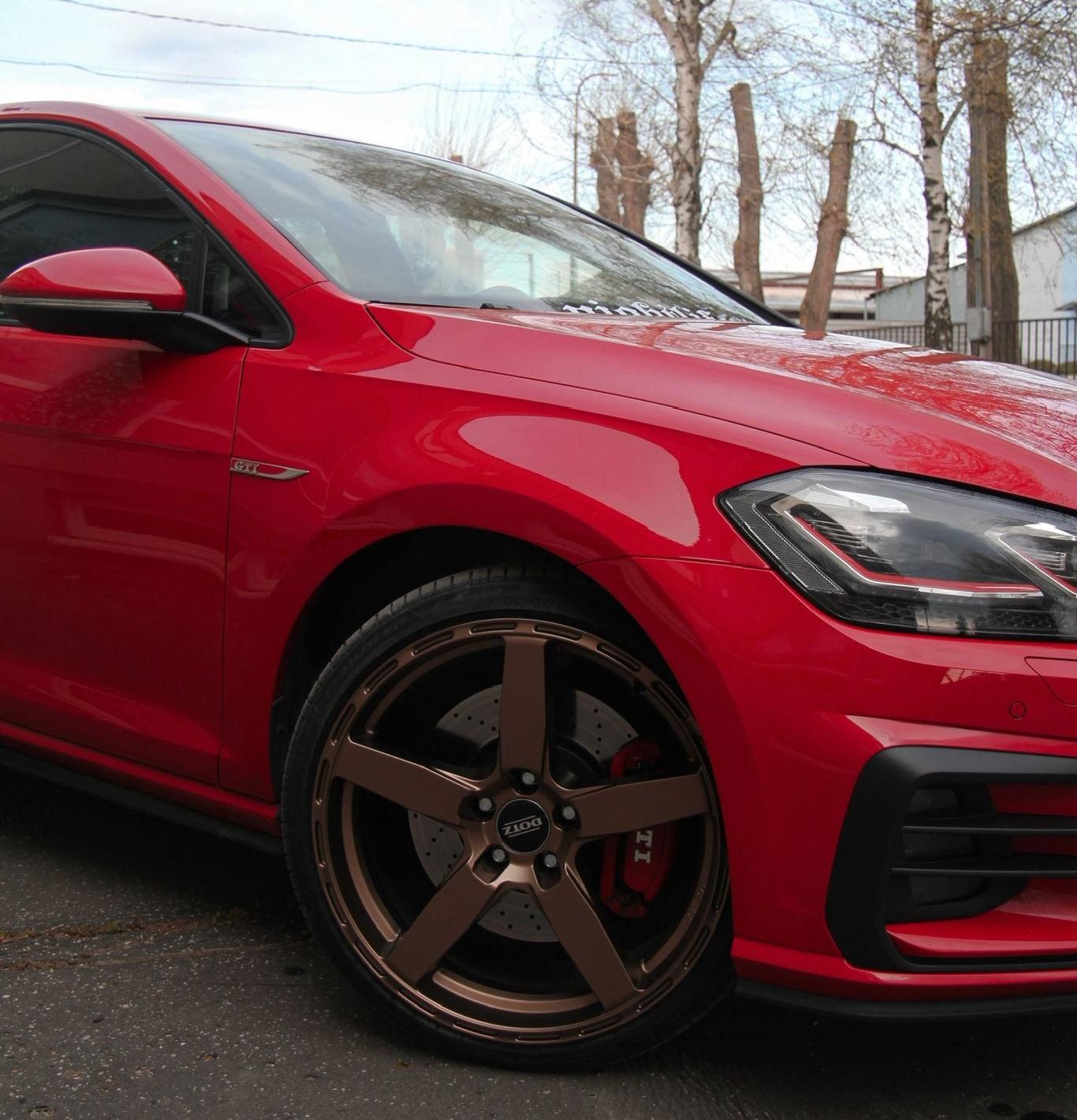 2018 Volkswagen Golf GTI, červená hatchback, 160 435 km