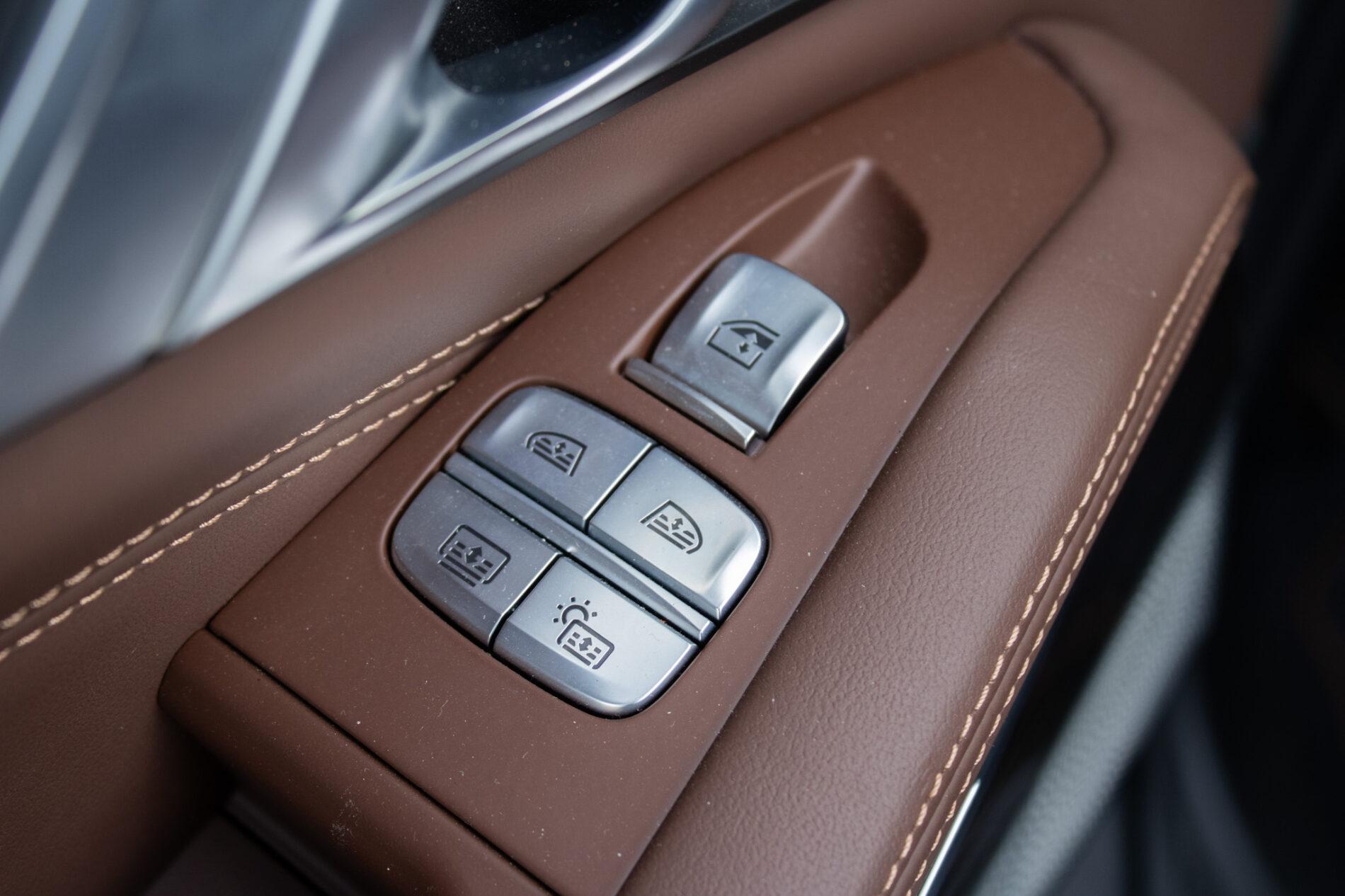 2020 BMW X7 M50d, biela suv, 129 000 km