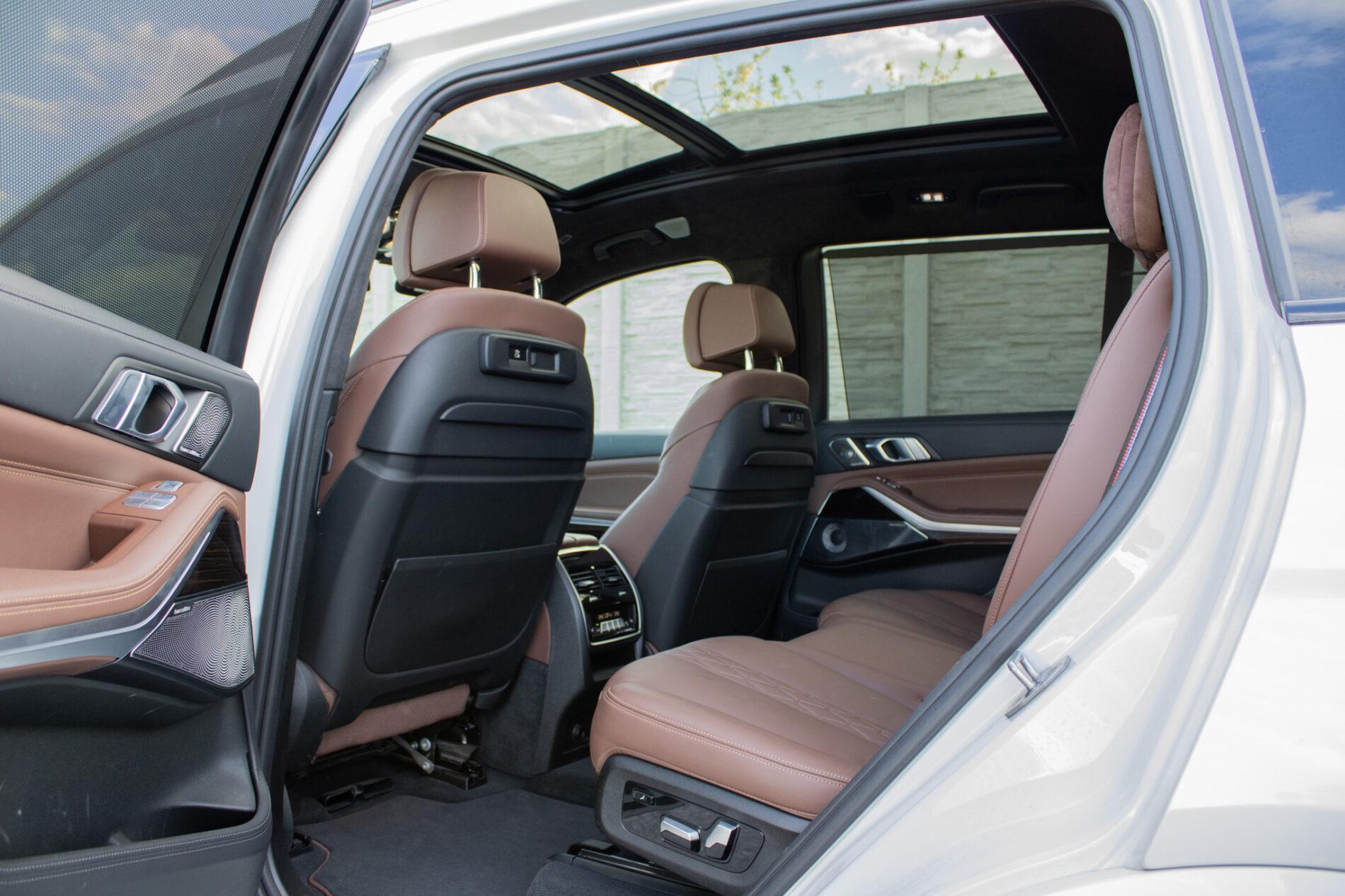 2020 BMW X7 M50d, biela suv, 129 000 km
