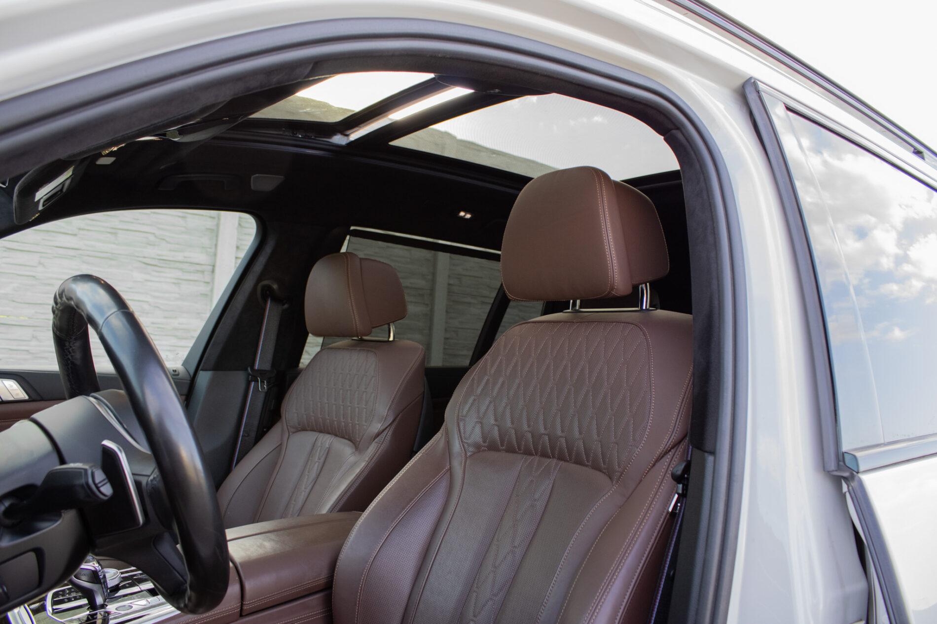 2020 BMW X7 M50d, biela suv, 129 000 km