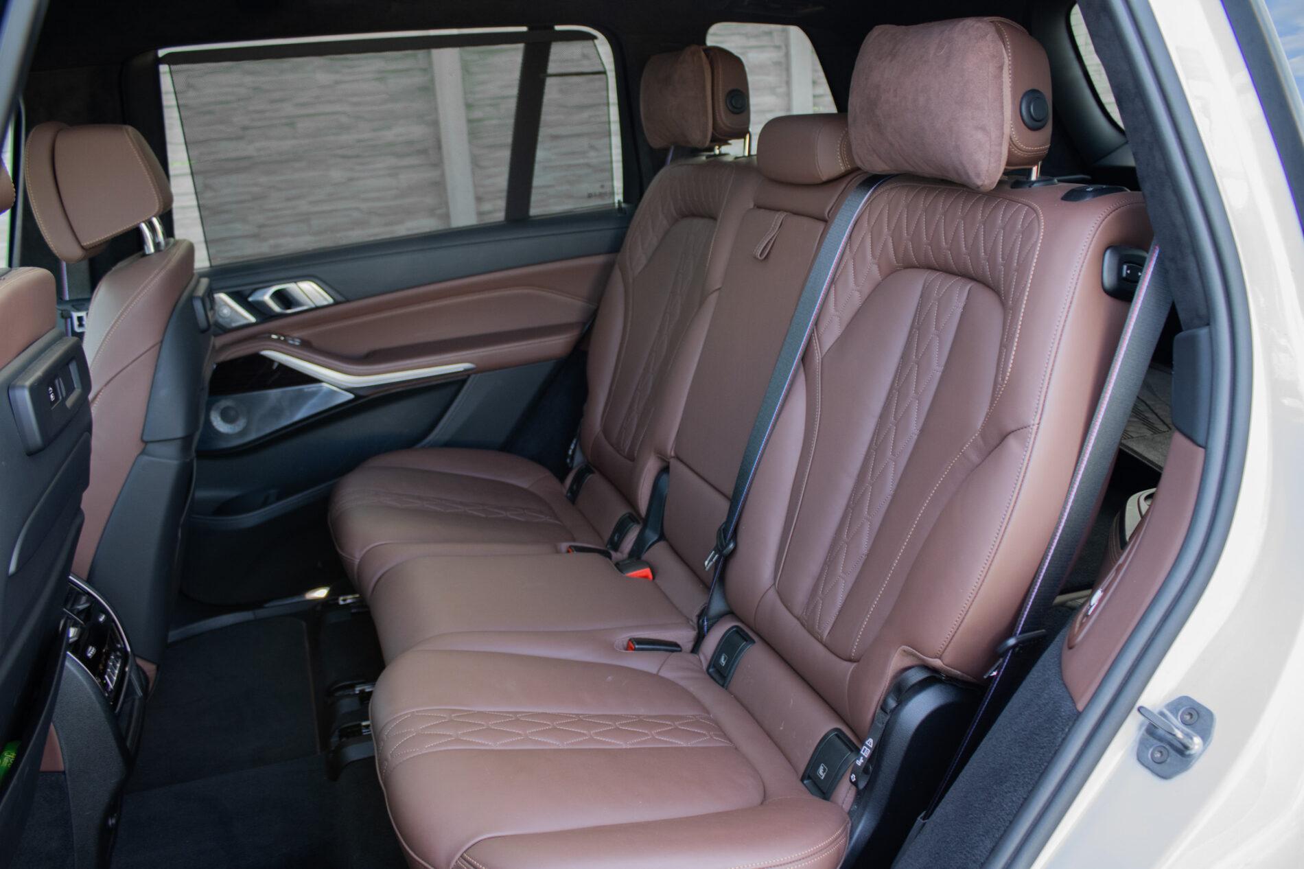 2020 BMW X7 M50d, biela suv, 129 000 km