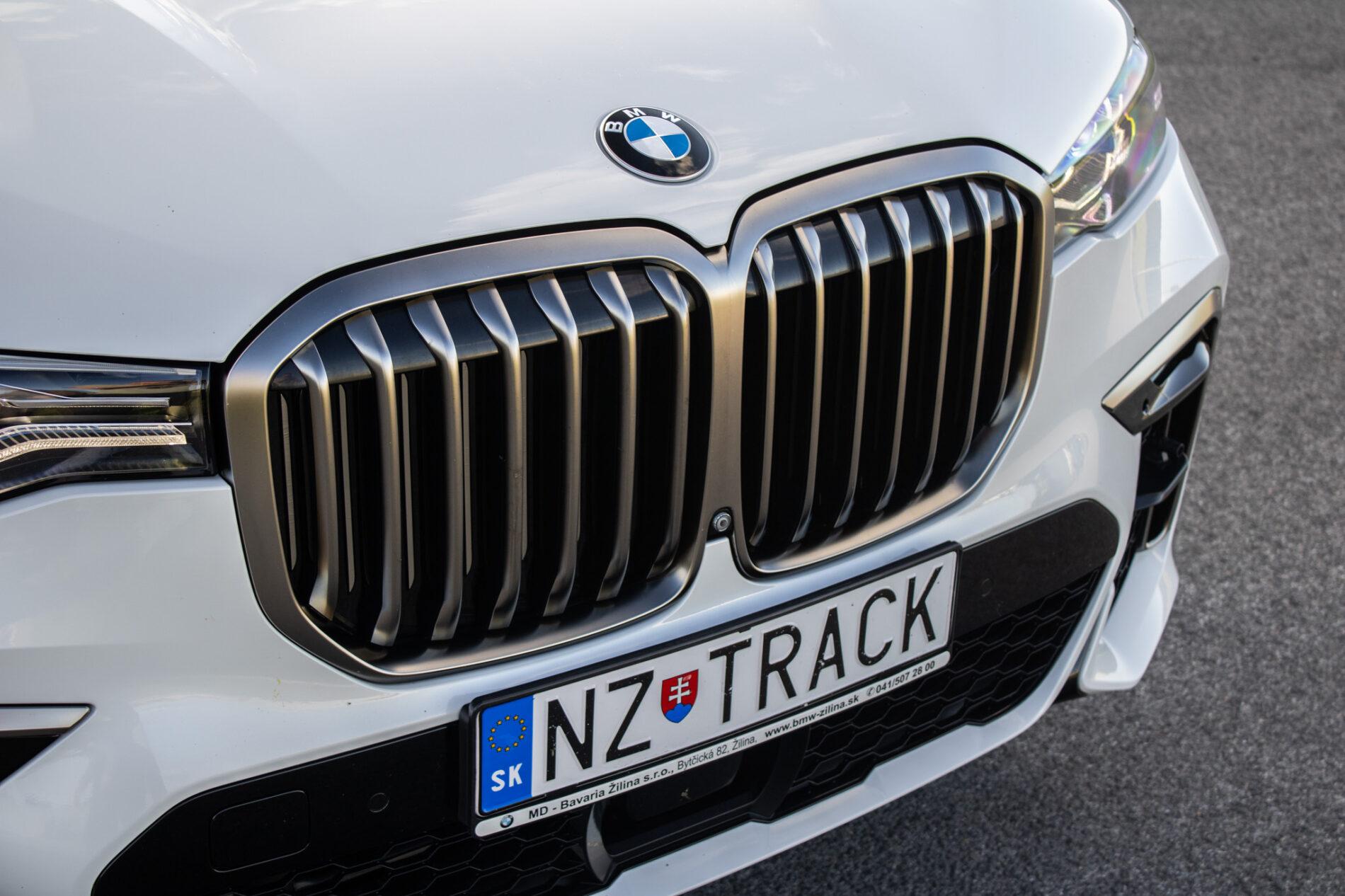 2020 BMW X7 M50d, biela suv, 129 000 km