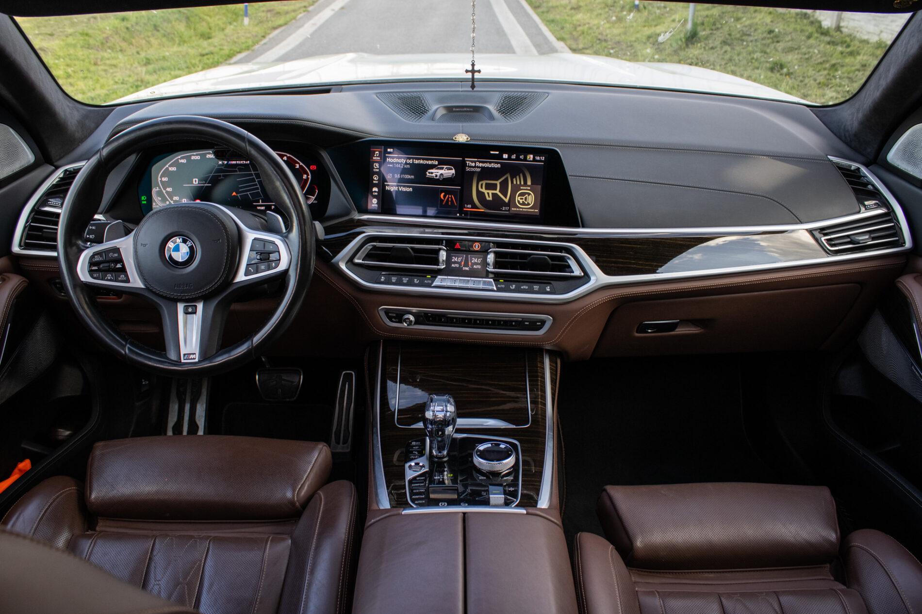 2020 BMW X7 M50d, biela suv, 129 000 km