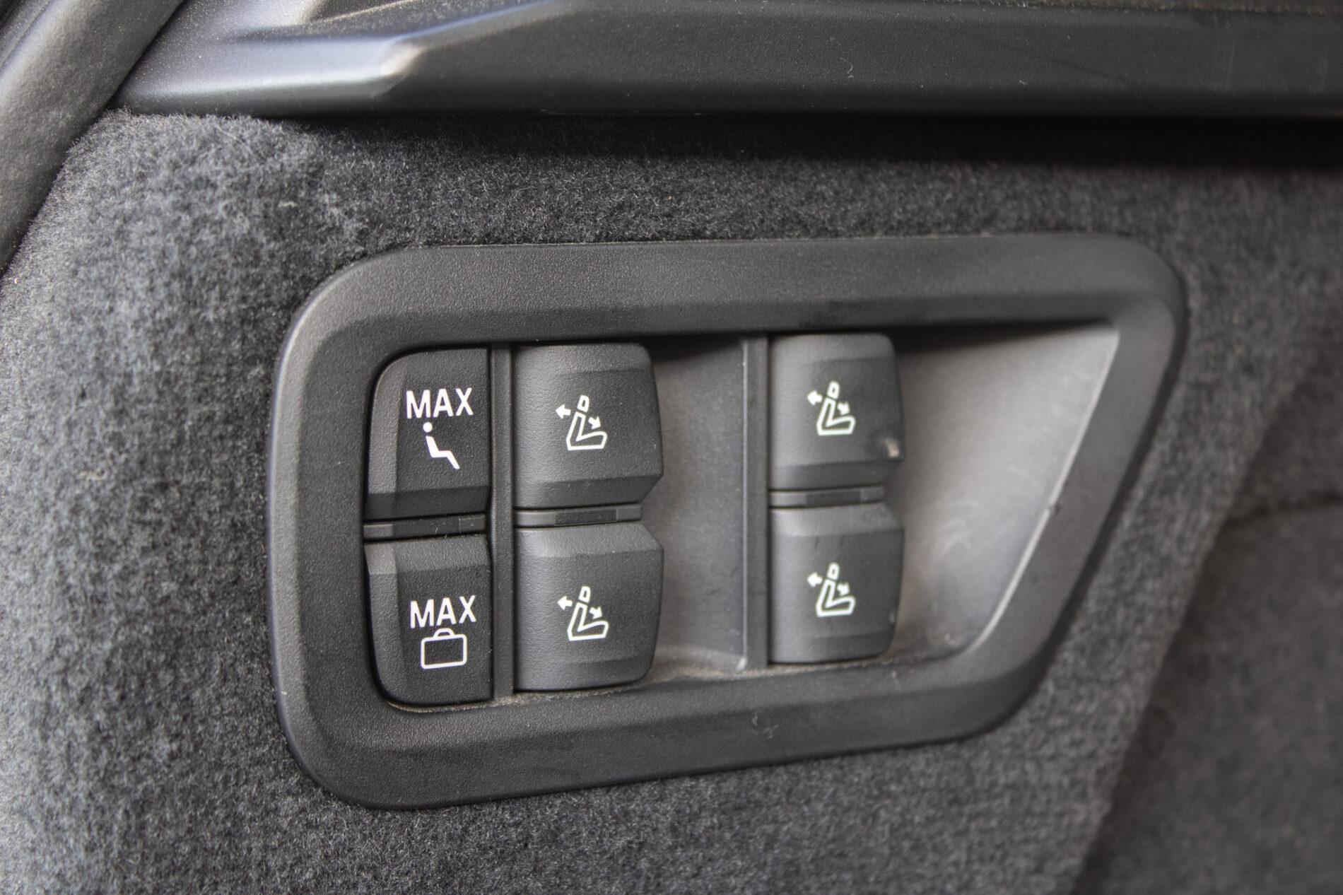 2020 BMW X7 M50d, biela suv, 129 000 km