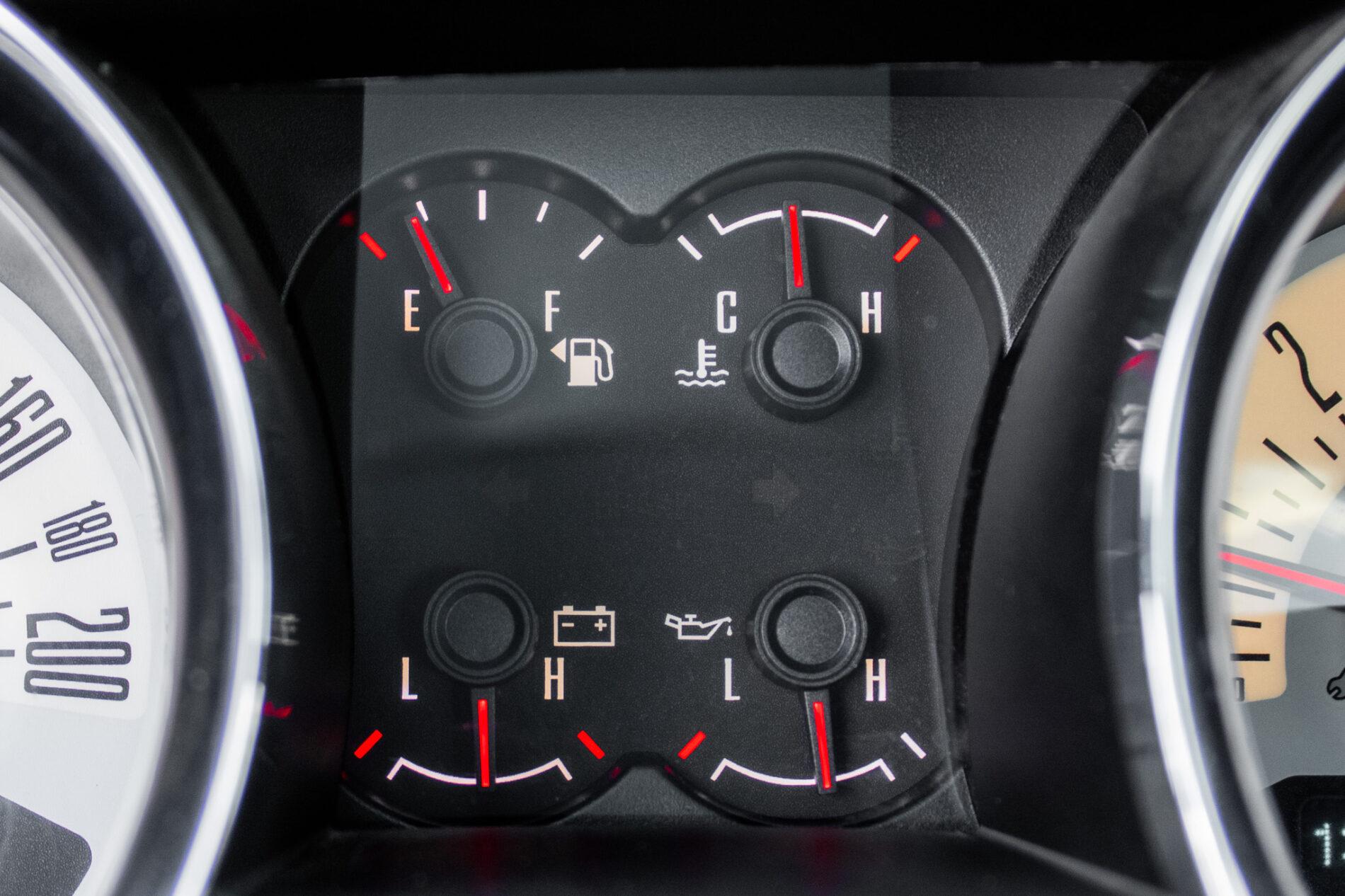2010 Ford Mustang, čierna kupé, 193 470 km