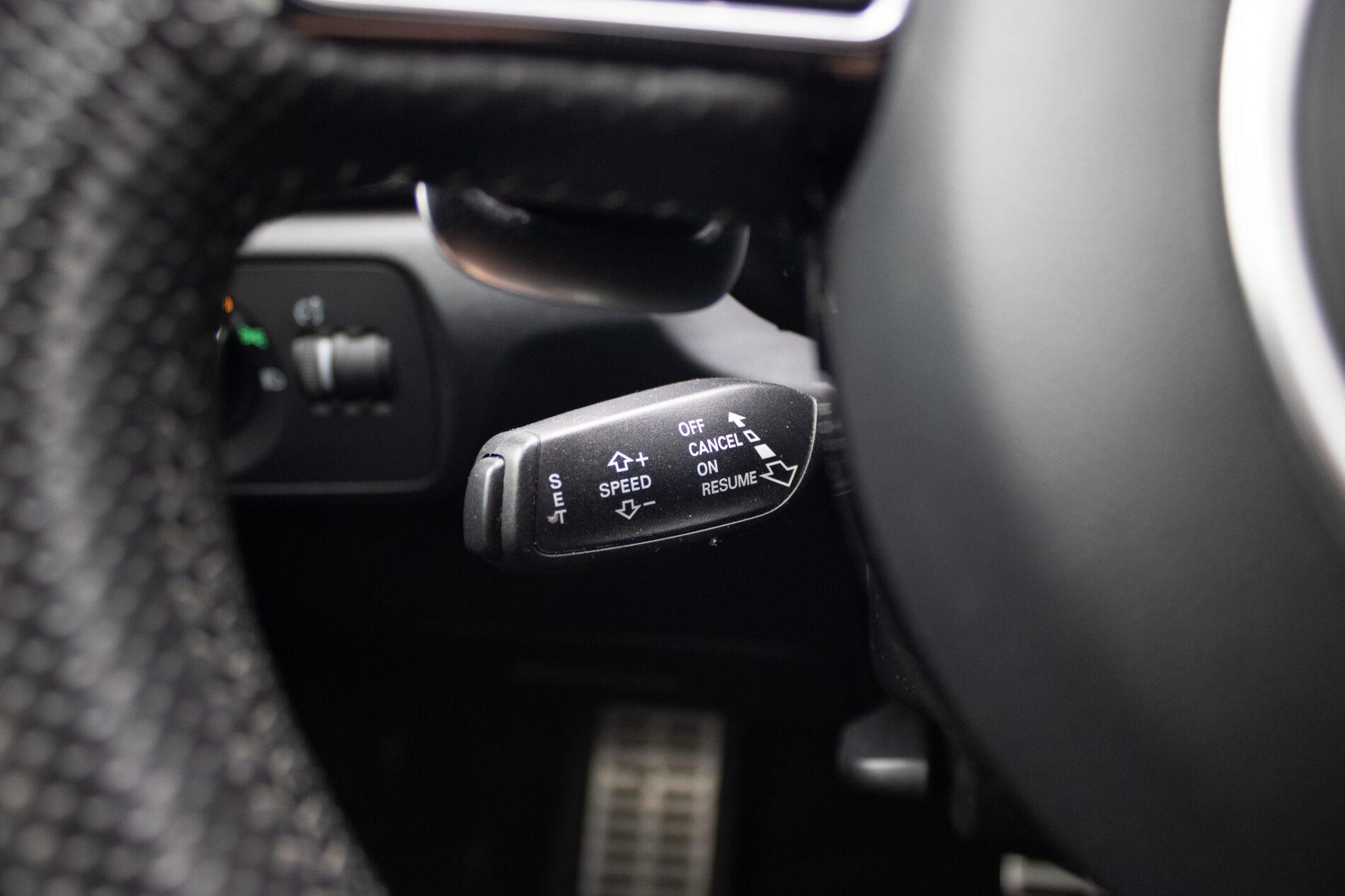 2014 AUDI RSQ3, sivá suv, 209 610 km