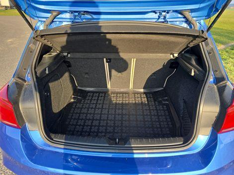 2015 BMW M135i, modrá hatchback, 164 000 km