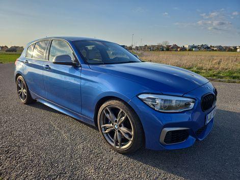 2015 BMW M135i, modrá hatchback, 164 000 km