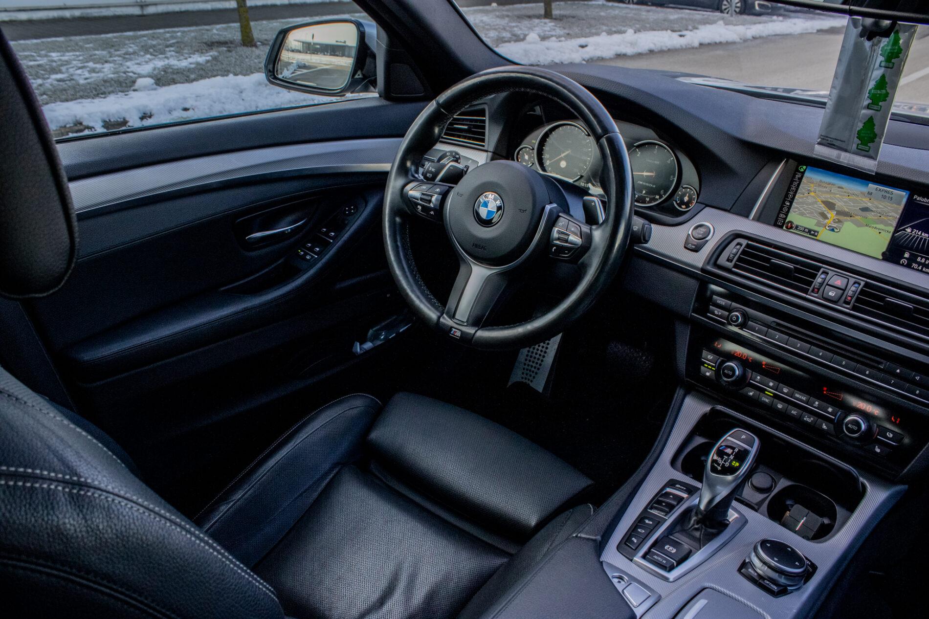 2015 BMW M550d, strieborná sedan, 198 043 km