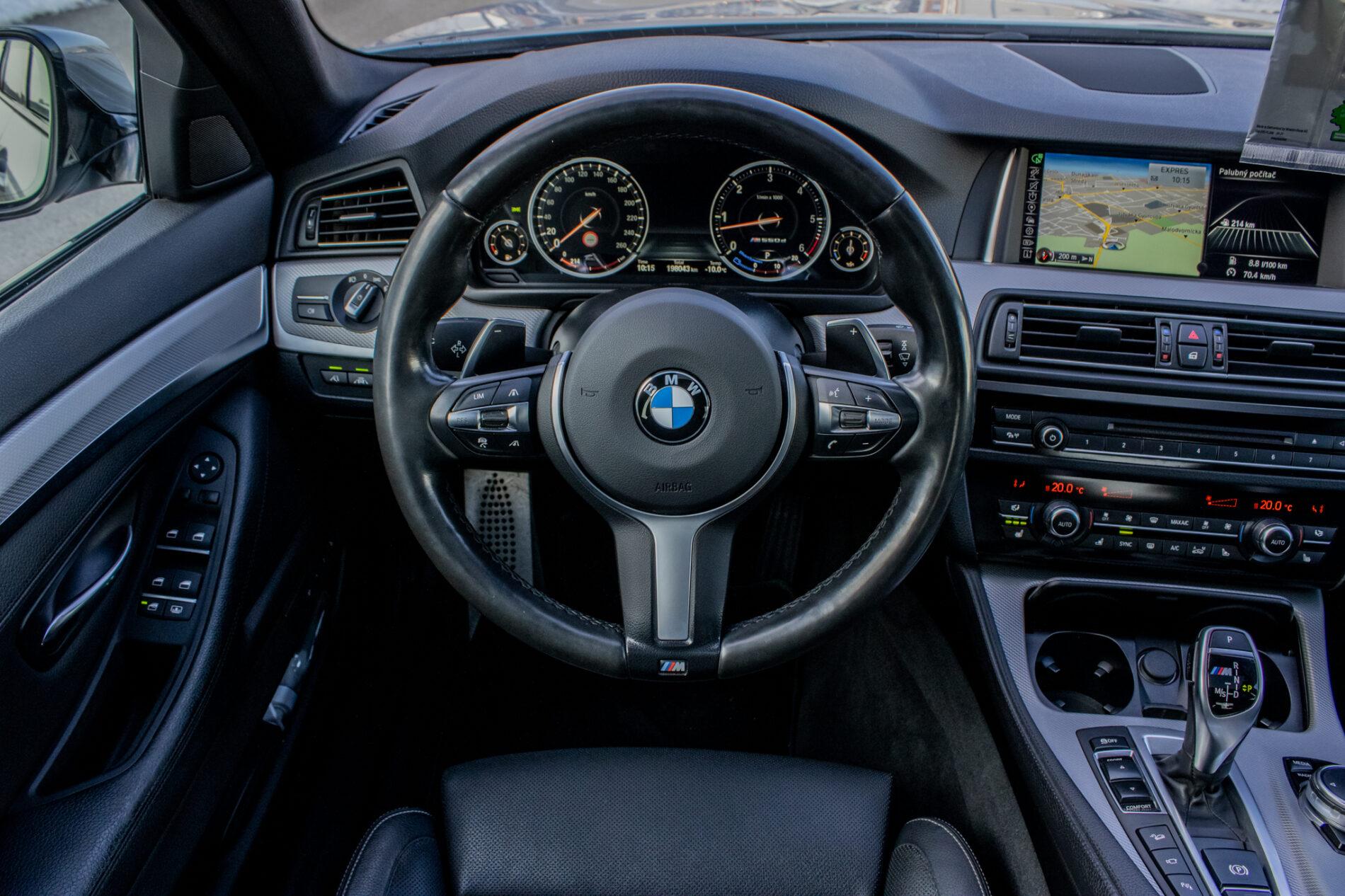 2015 BMW M550d, strieborná sedan, 198 043 km