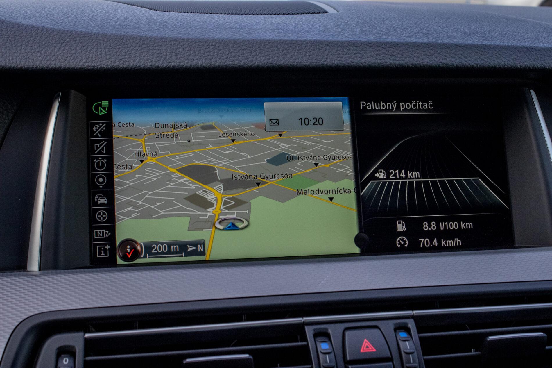 2015 BMW M550d, strieborná sedan, 198 043 km