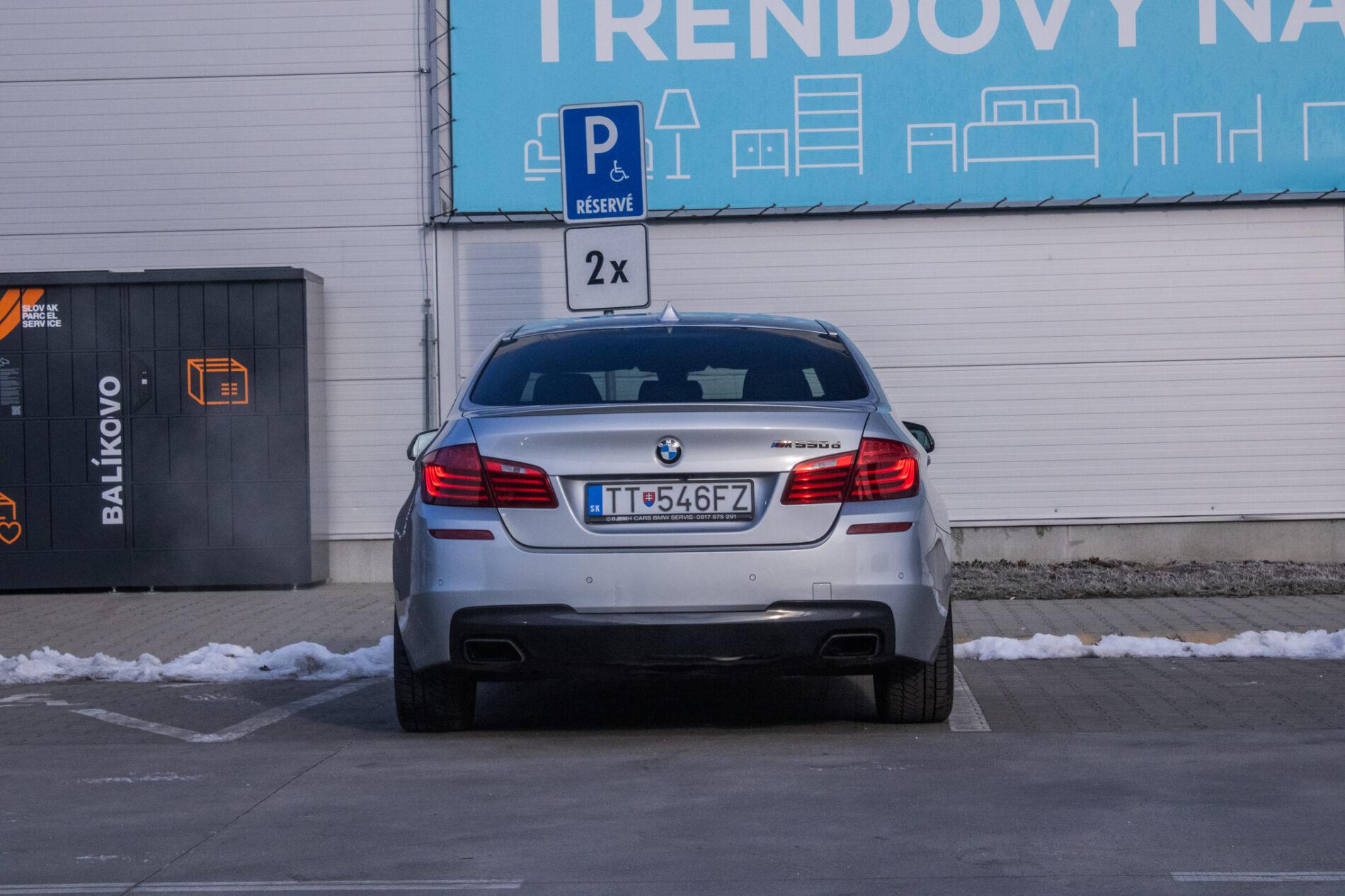 2015 BMW M550d, strieborná sedan, 198 043 km